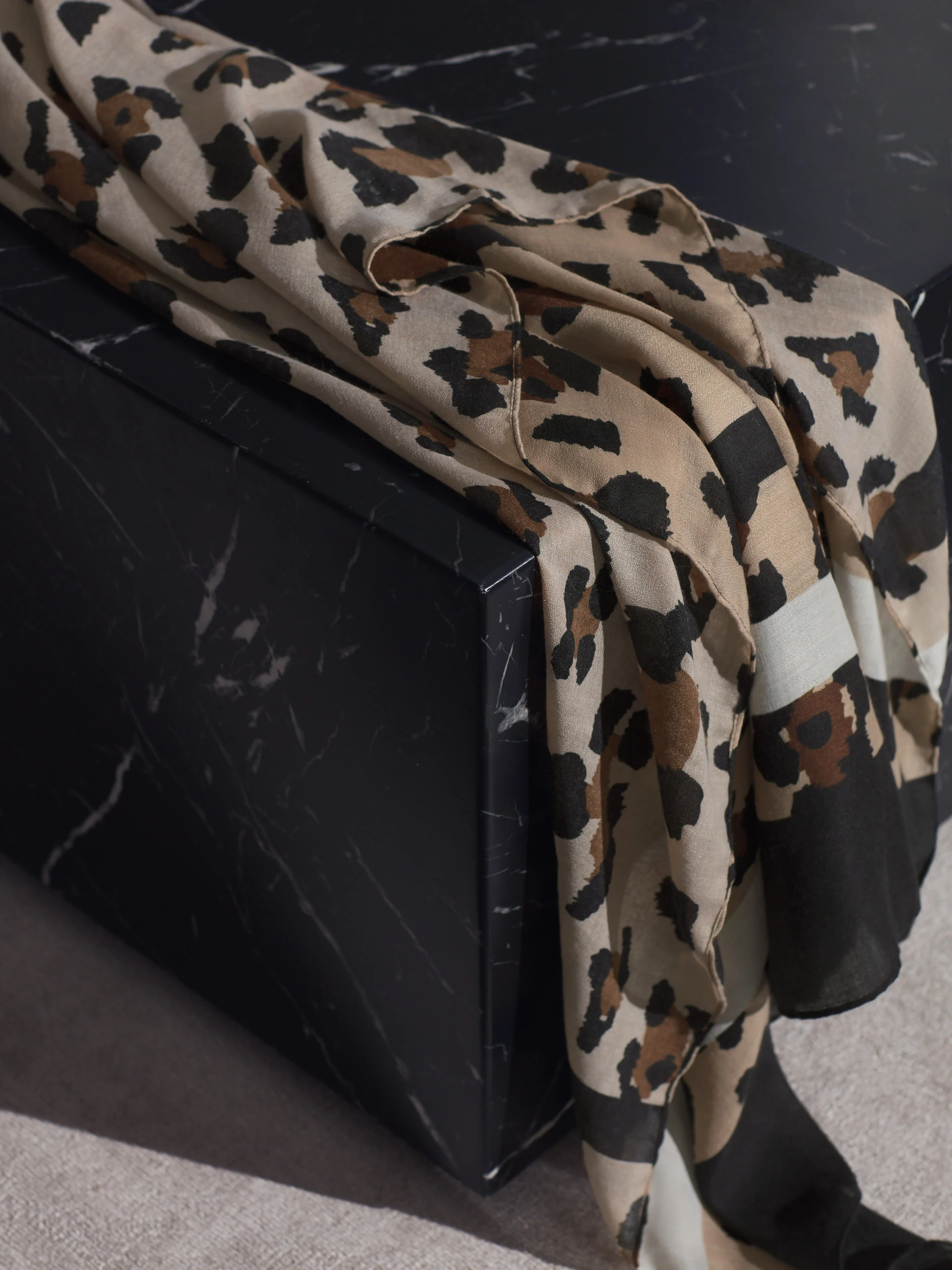 BEIGE CAMOUFLAGE SCARF
