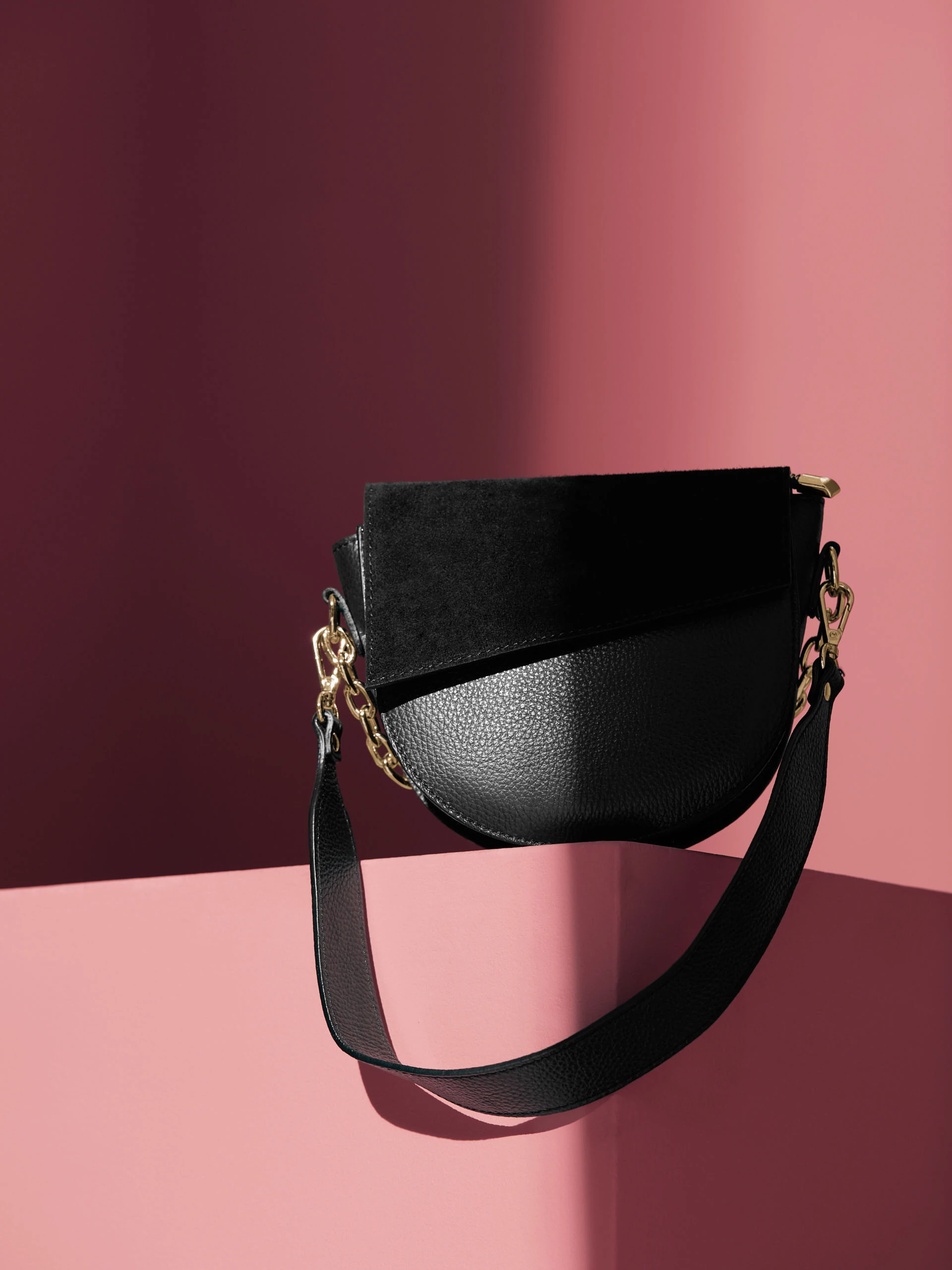 BLACK HANDBAG WITH SUEDE FLAP