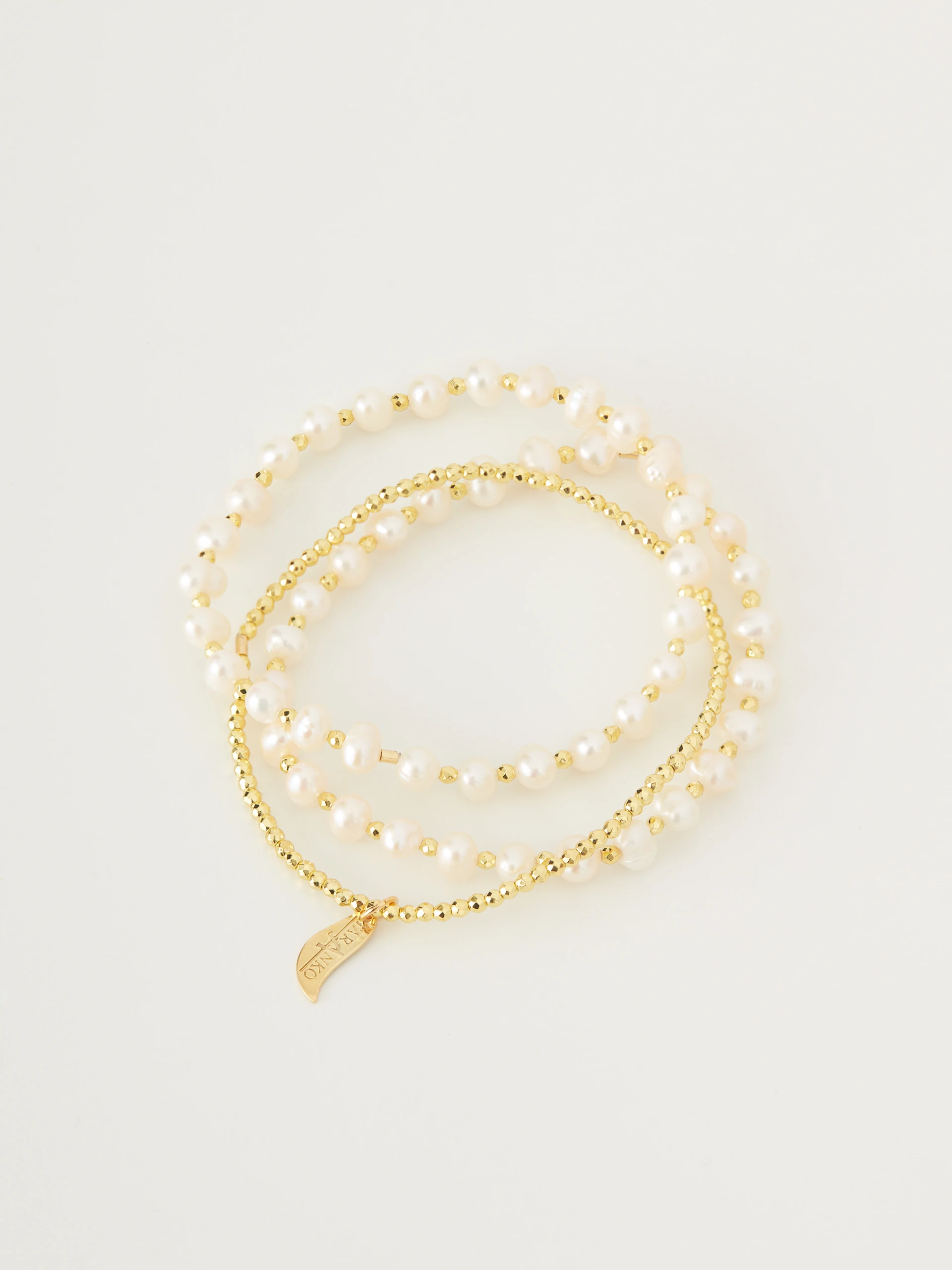 Set of bracelets with pearls