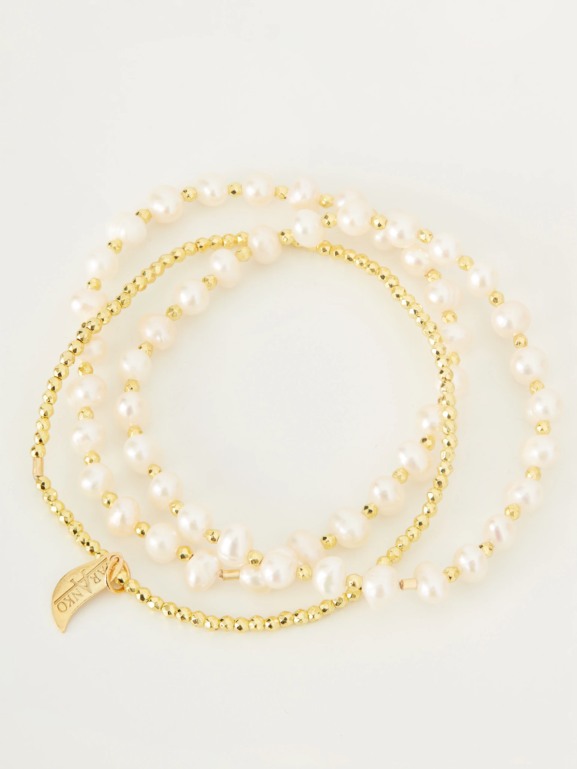 Set of bracelets with pearls