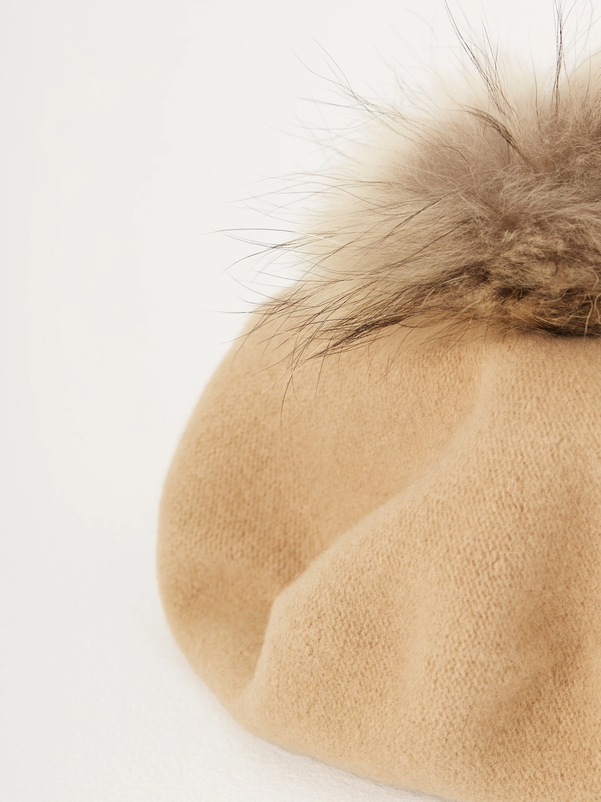 Caramel beret with crystals