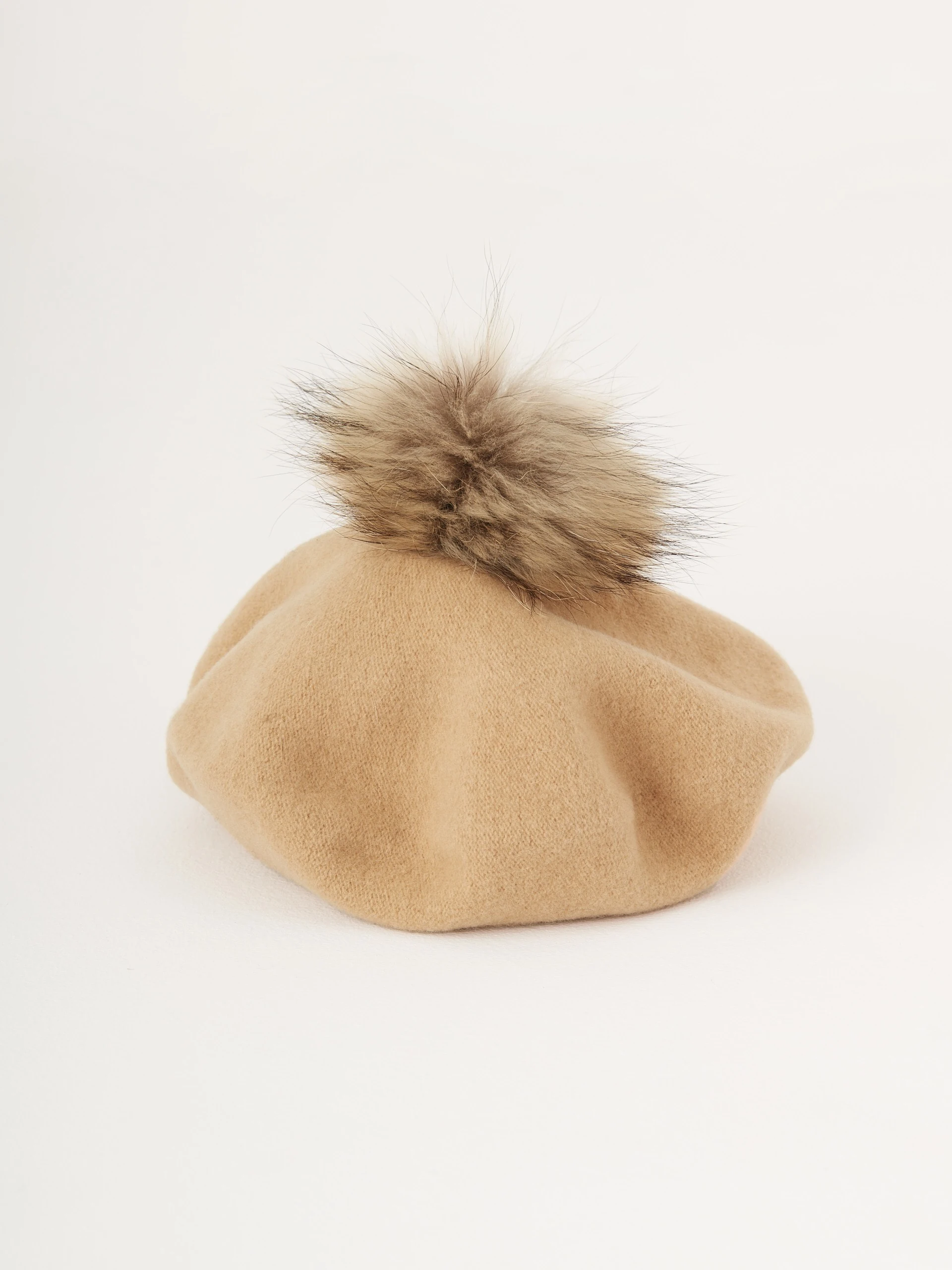 Caramel beret with crystals