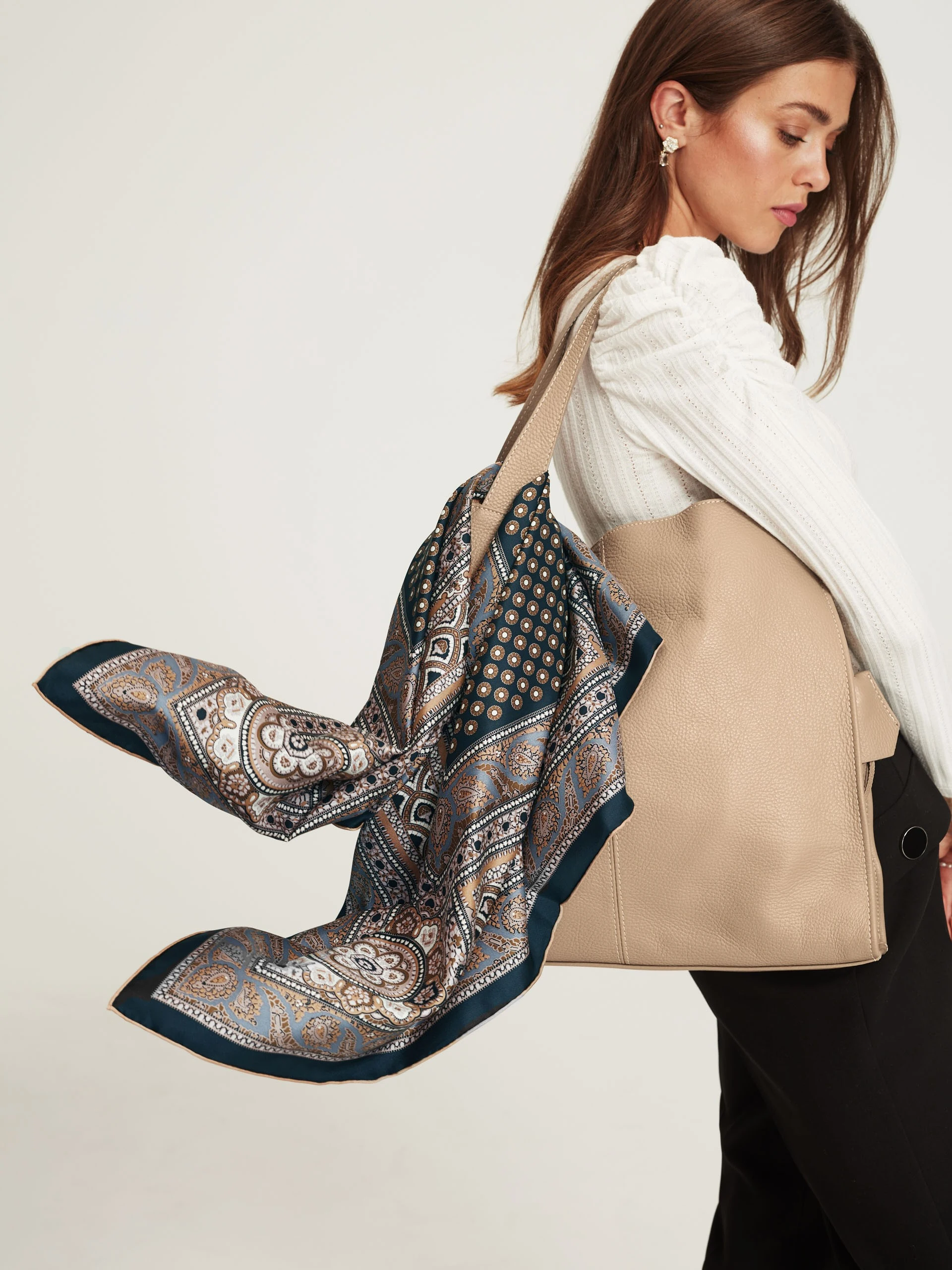 Large silk gavroche with rich pattern
