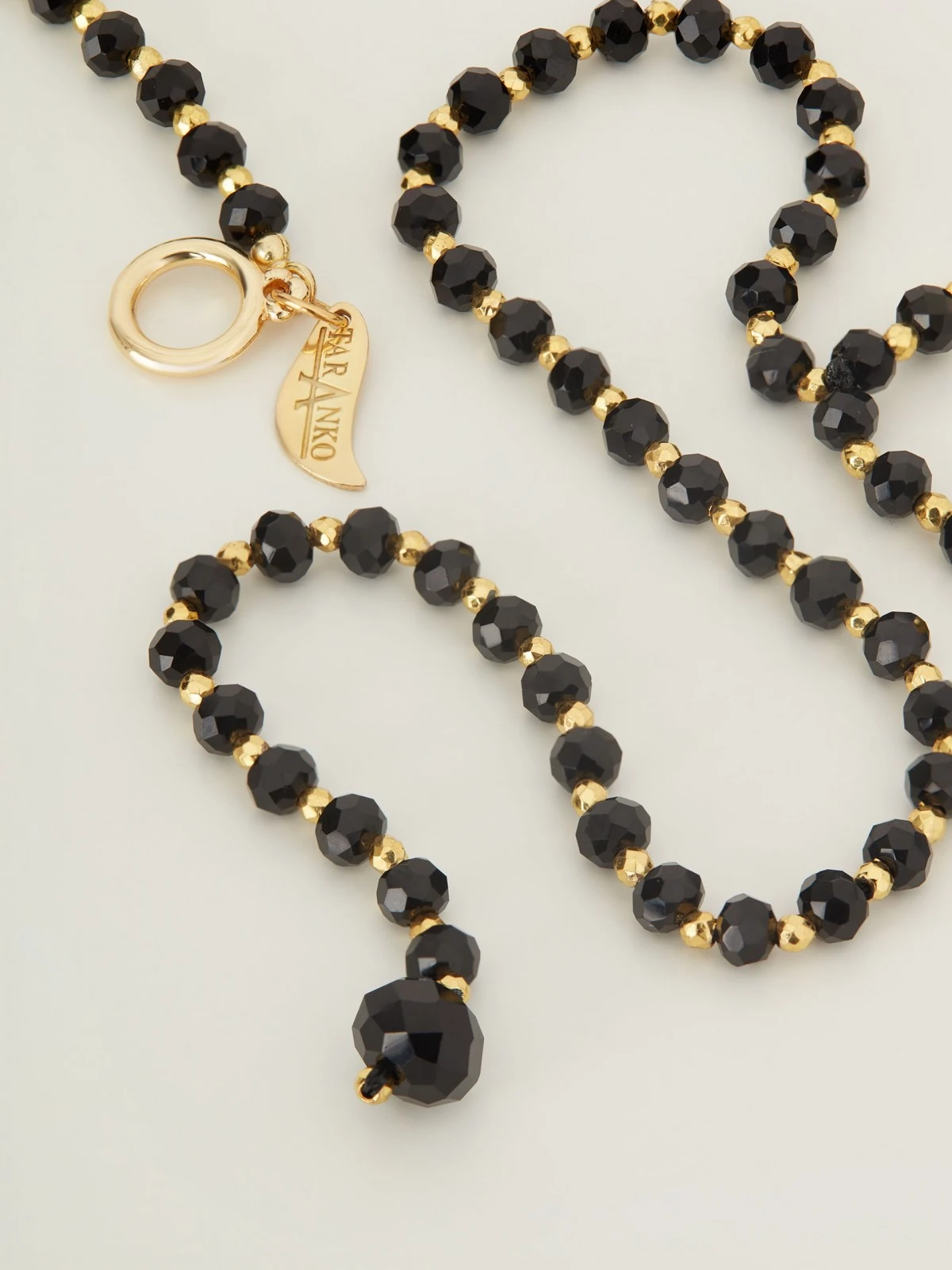 Necklace with hematite