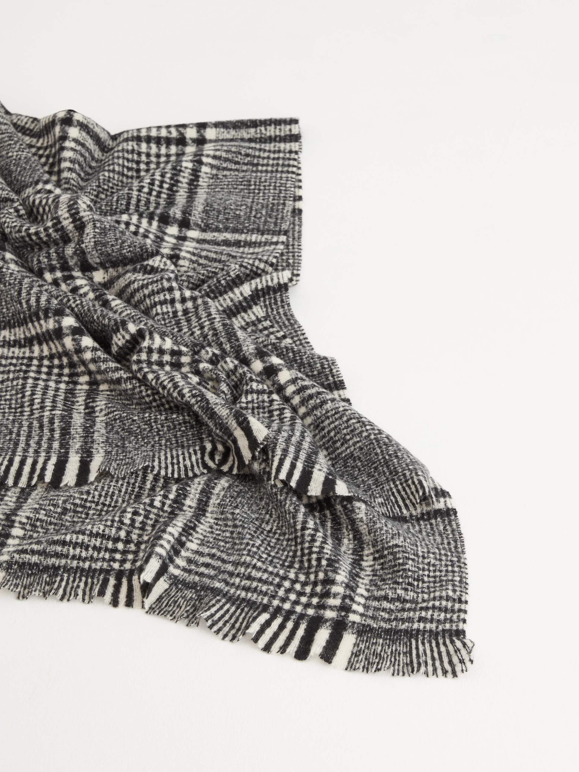 Checkered scarf