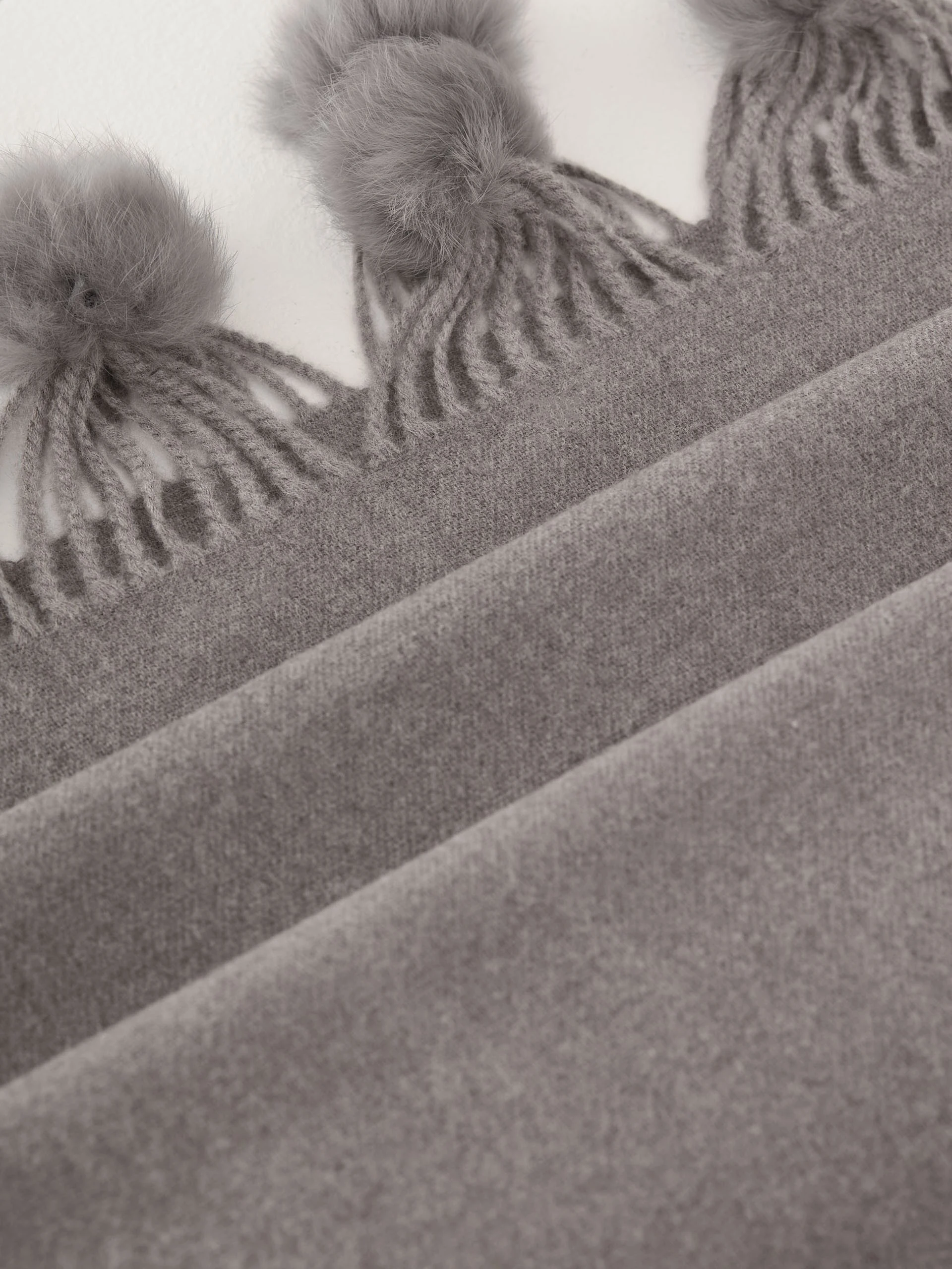 Gray shawl with wool