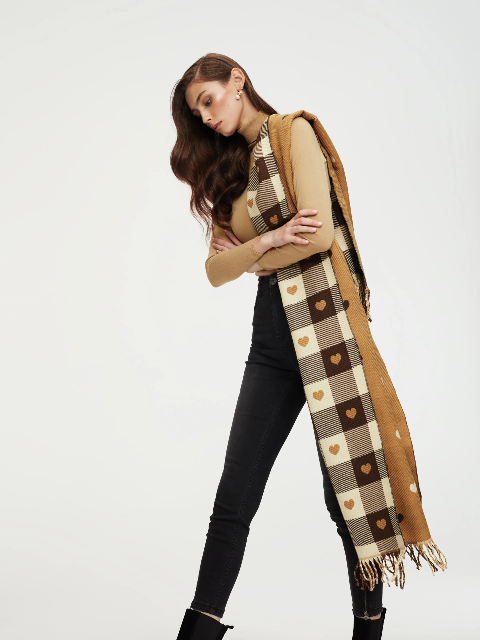 Checked scarf  with hearts