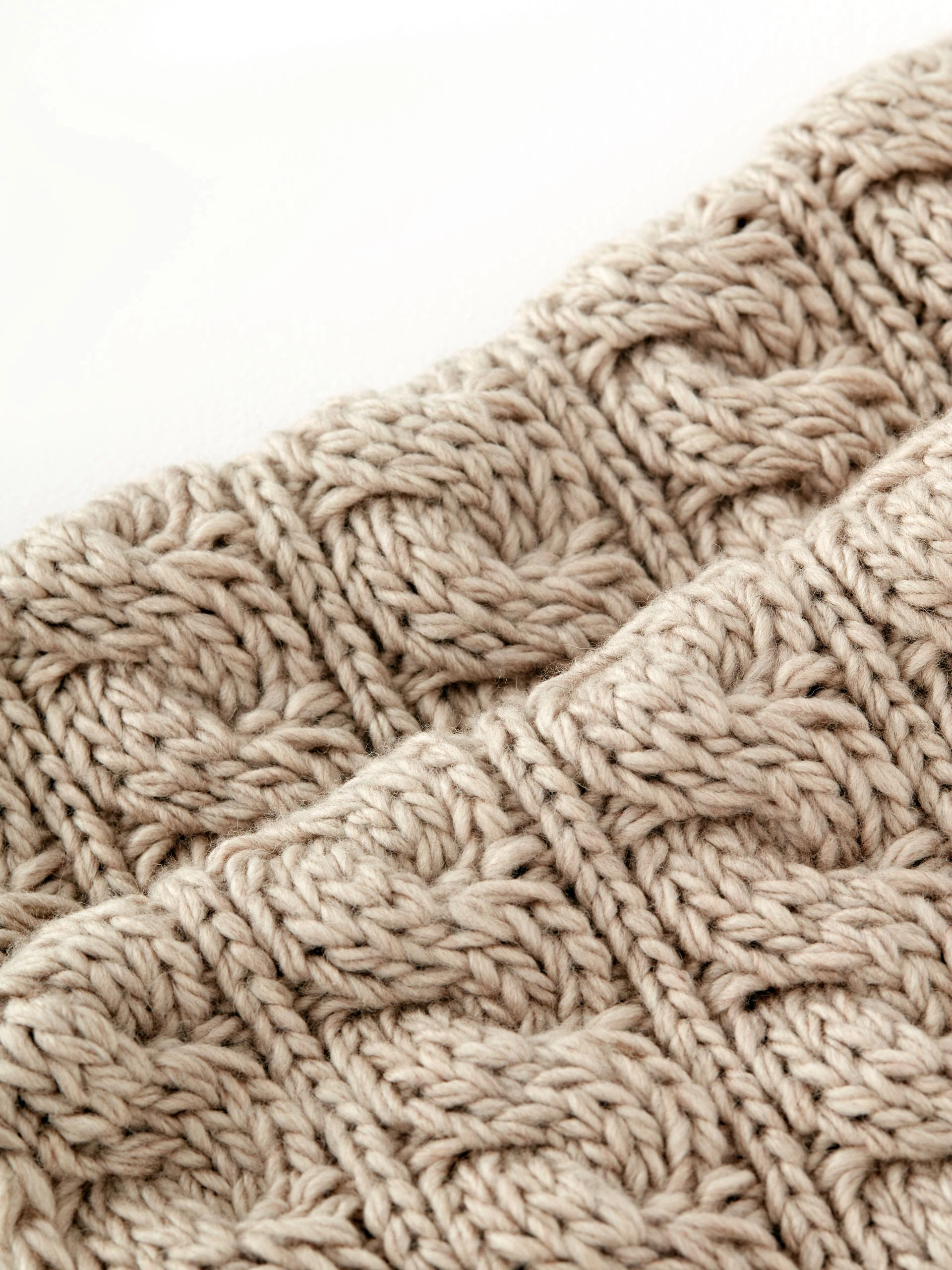 Wool chimney in beige color