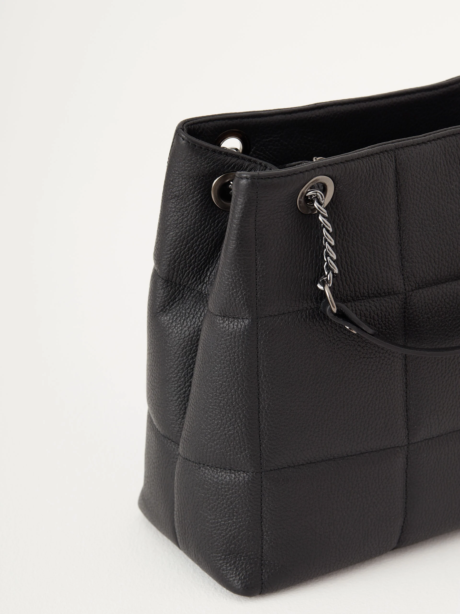 Czarna torebka typu shopper