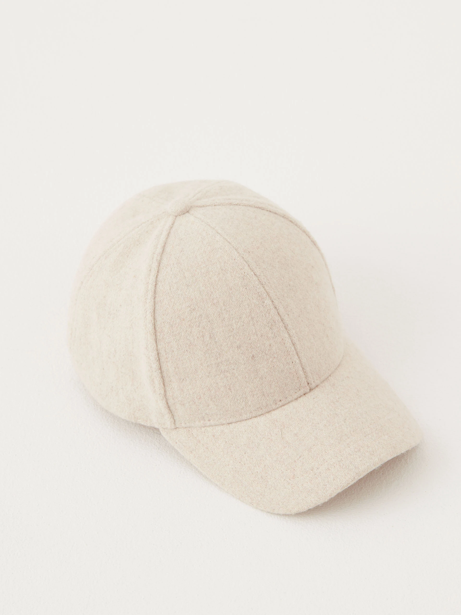 Beige baseball cap with wool fabric