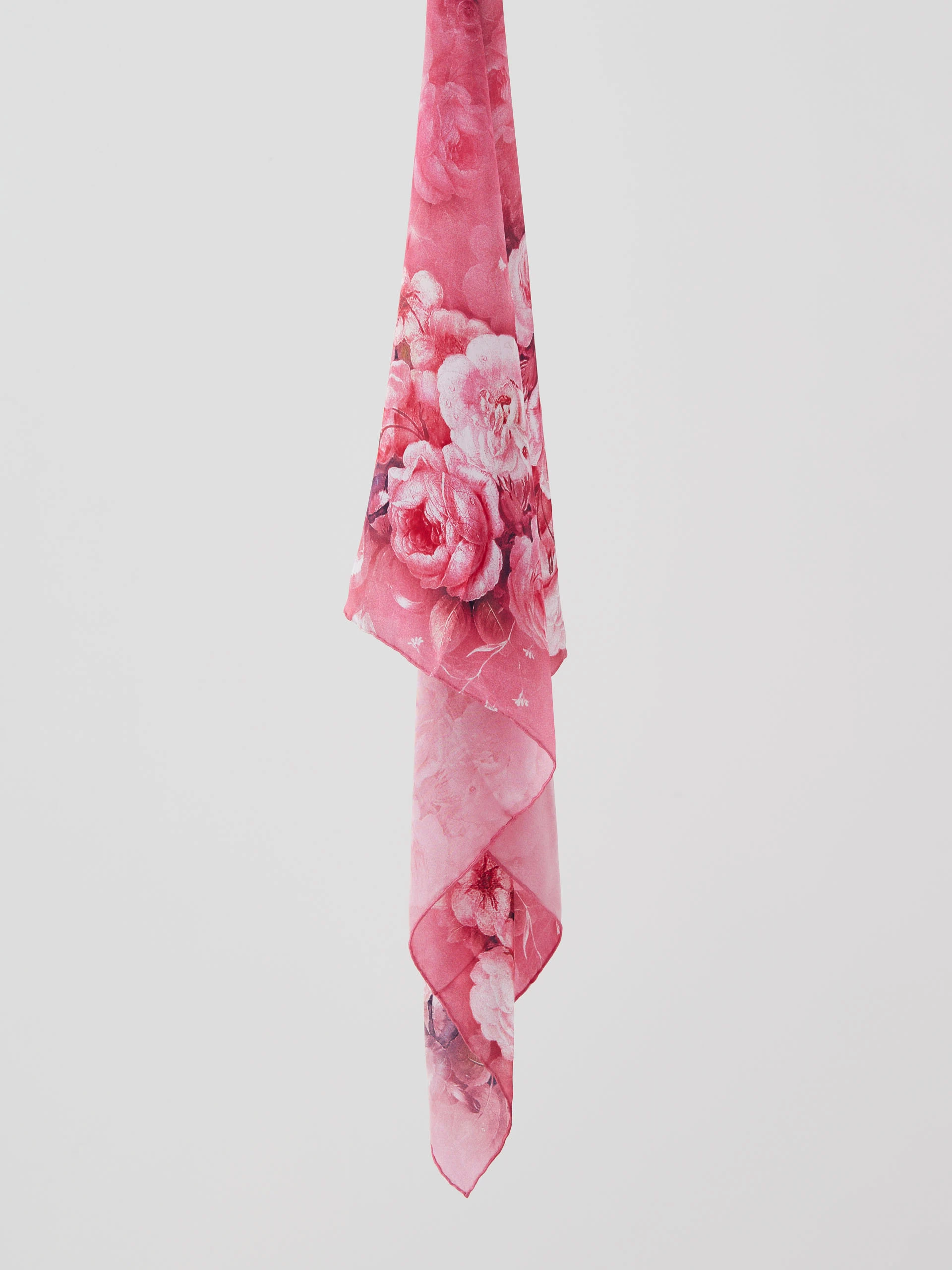 Silk gavroche in roses