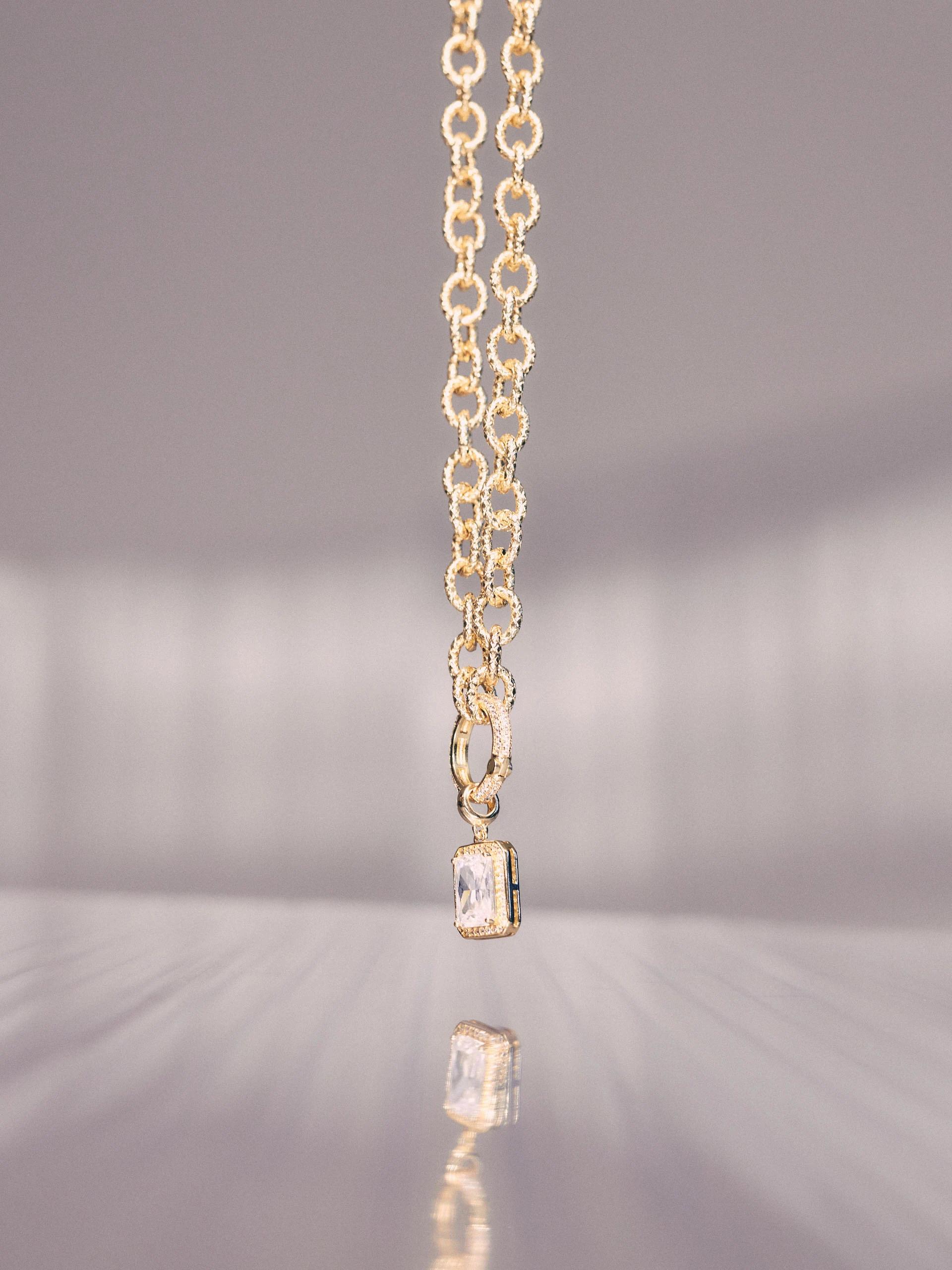Necklace in gold plated silver with pendant