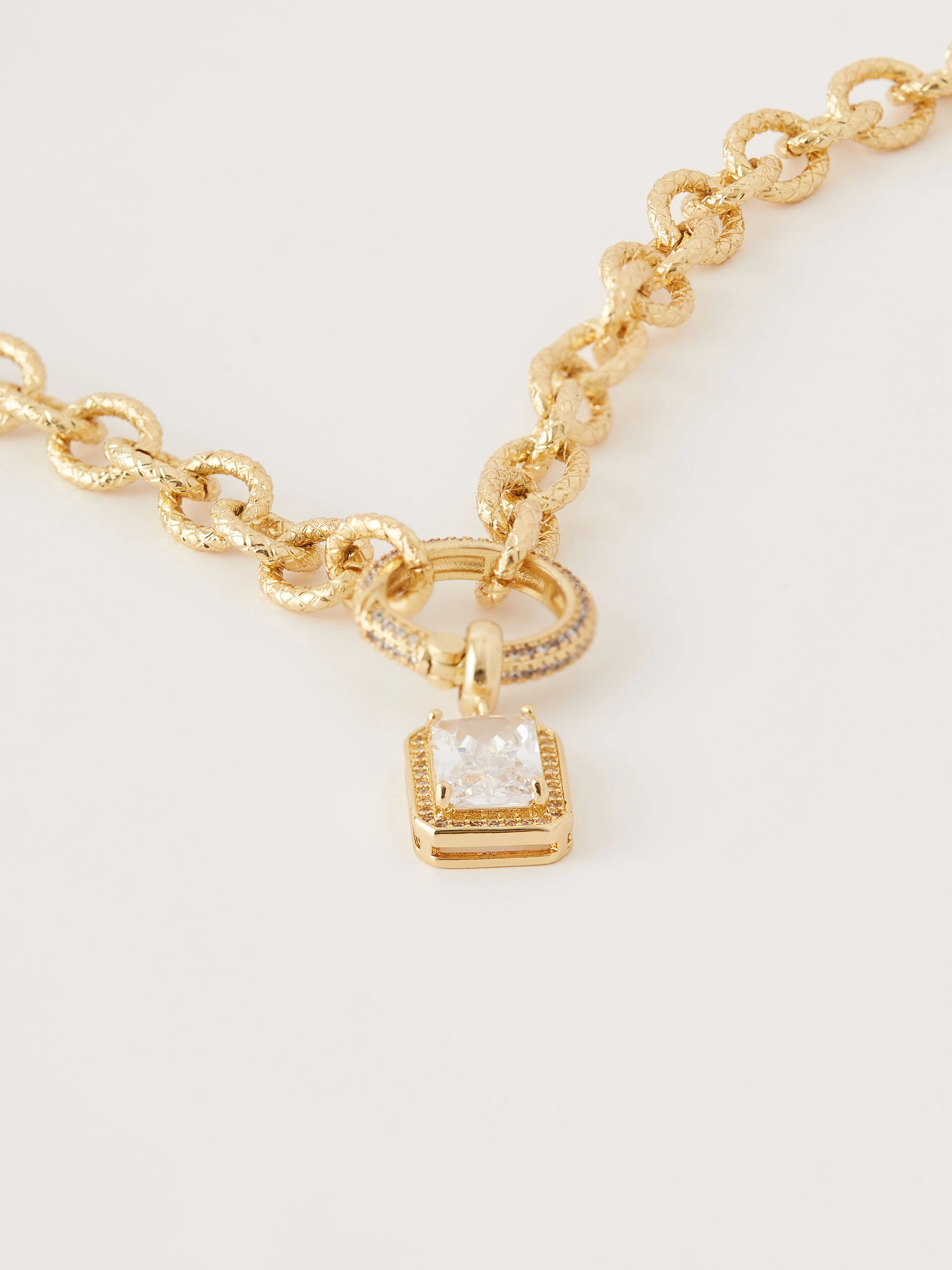 Necklace in gold plated silver with pendant