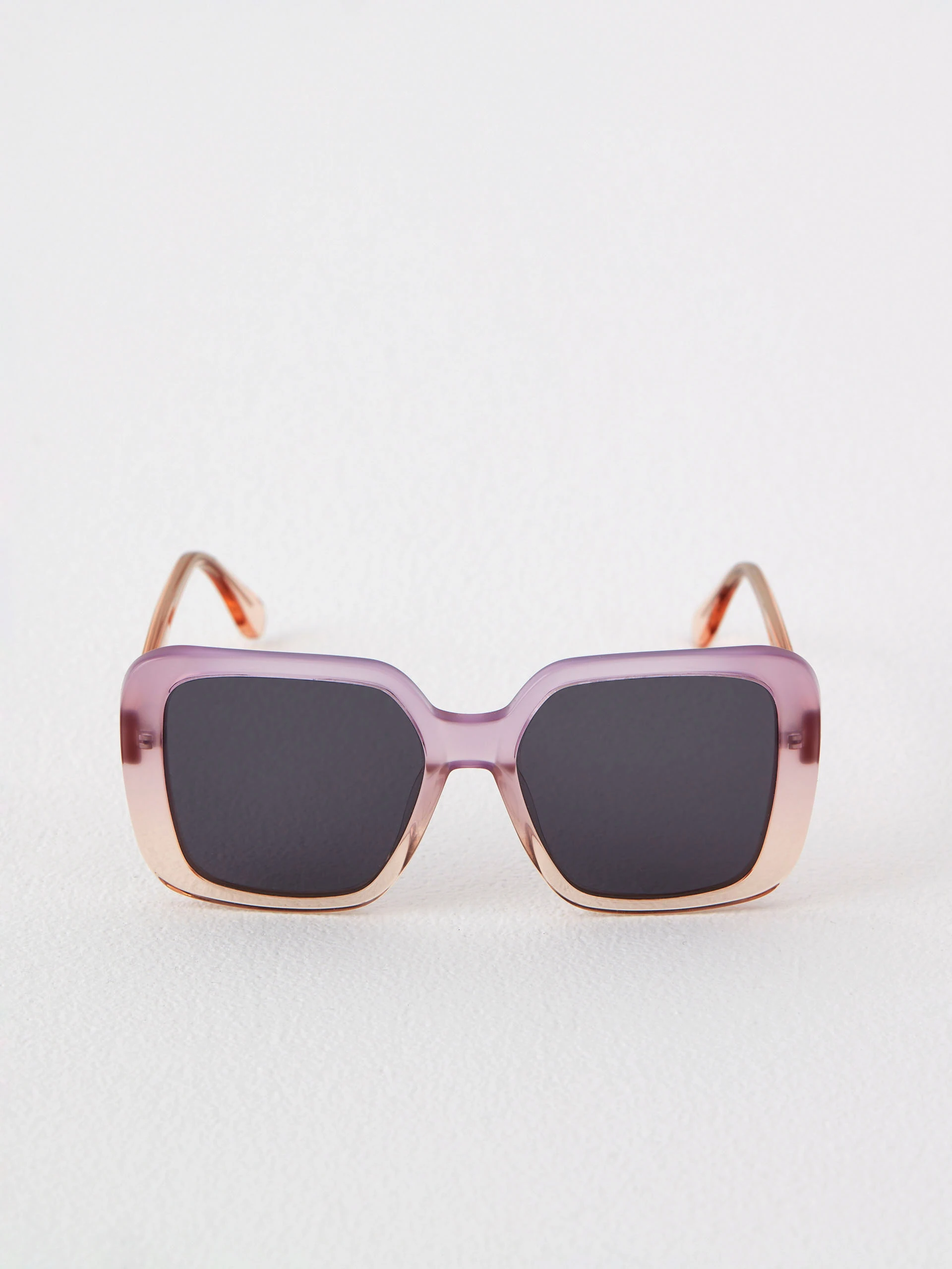Large sunglasses with UV filter