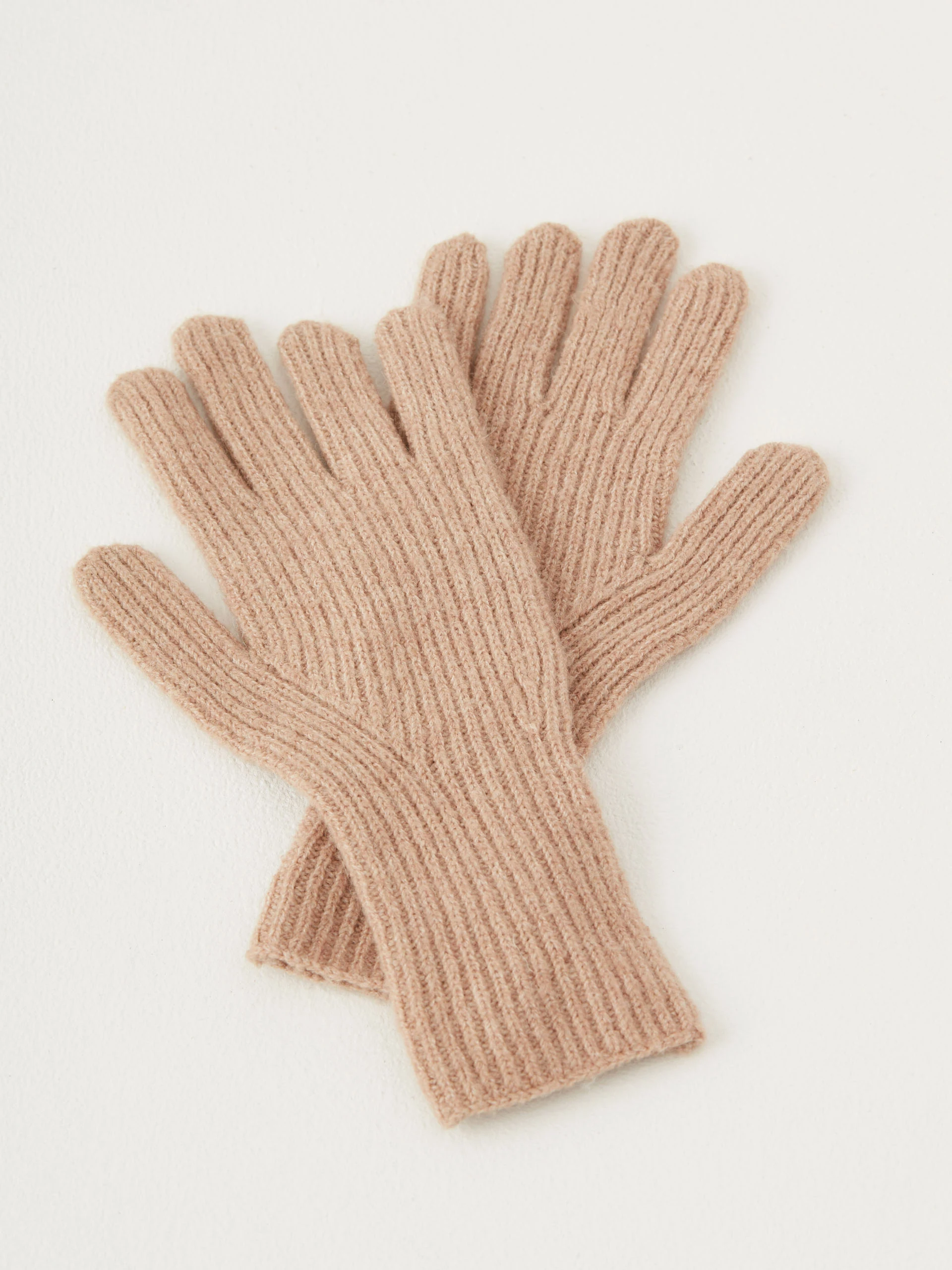 Long beige ribbed knit gloves