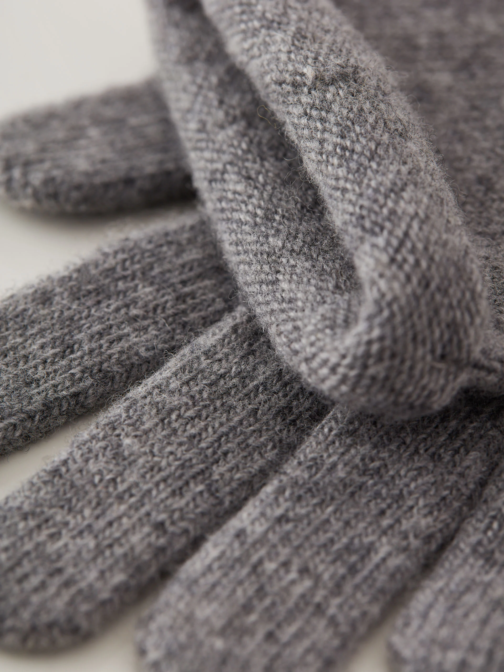 Gloves with added wool and cashmere