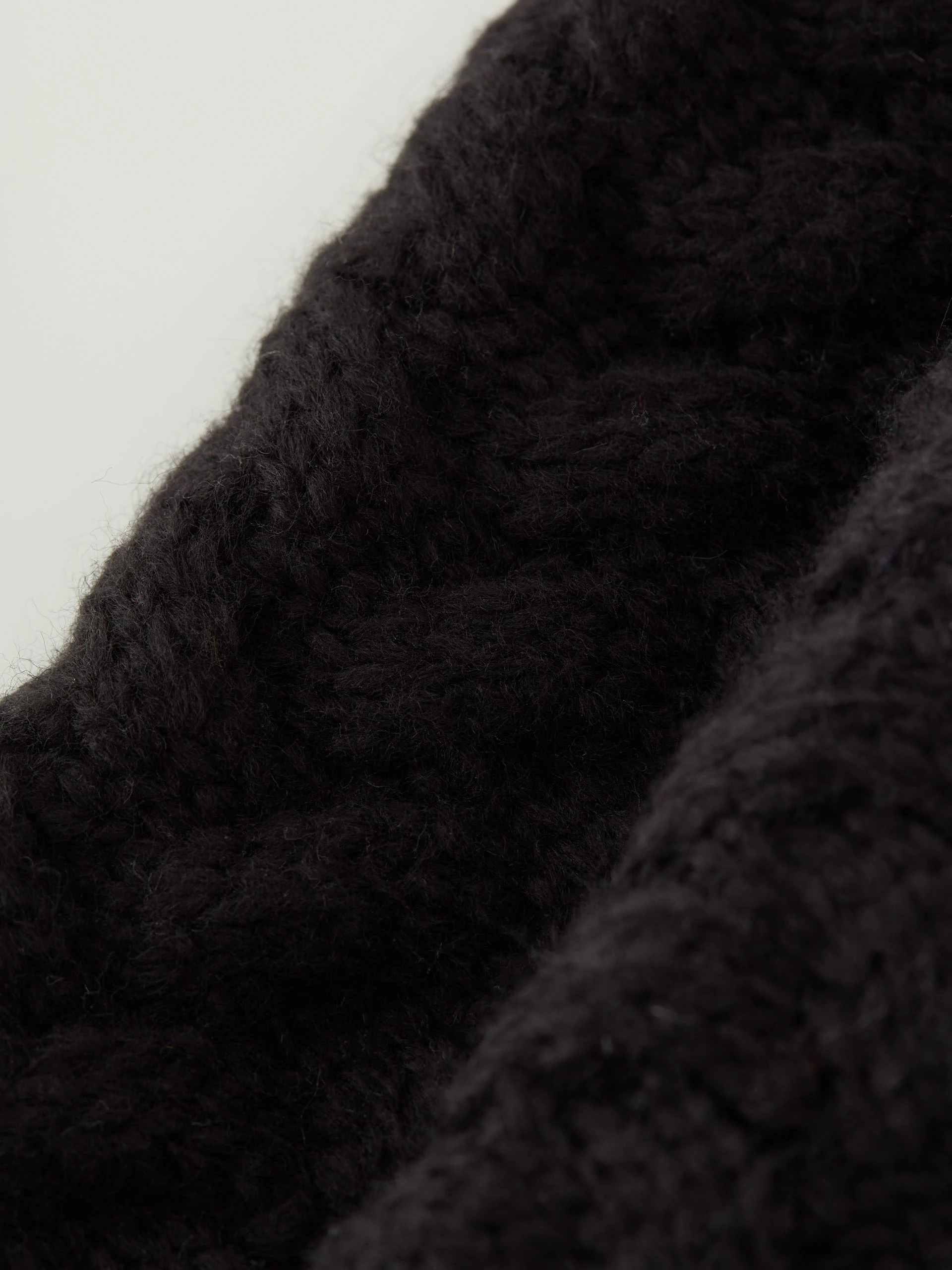 Structured chimney type shawl in black color