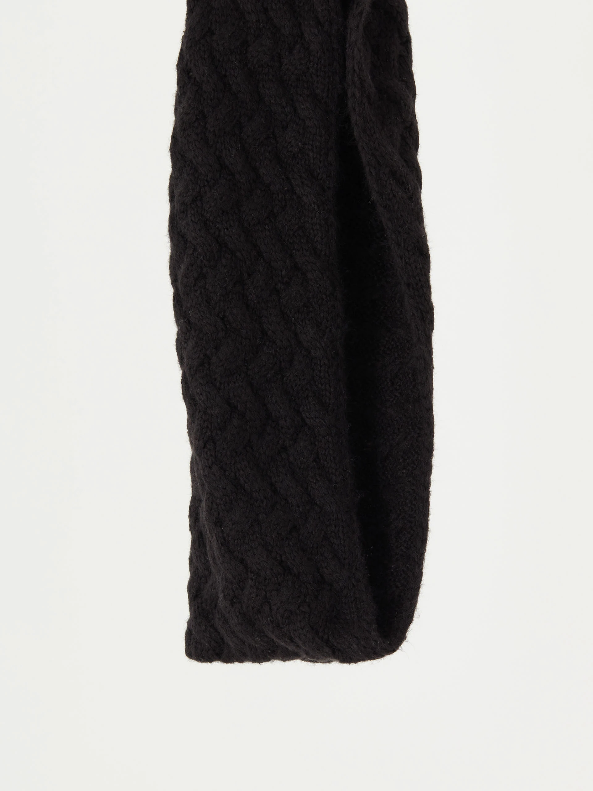 Structured chimney type shawl in black color