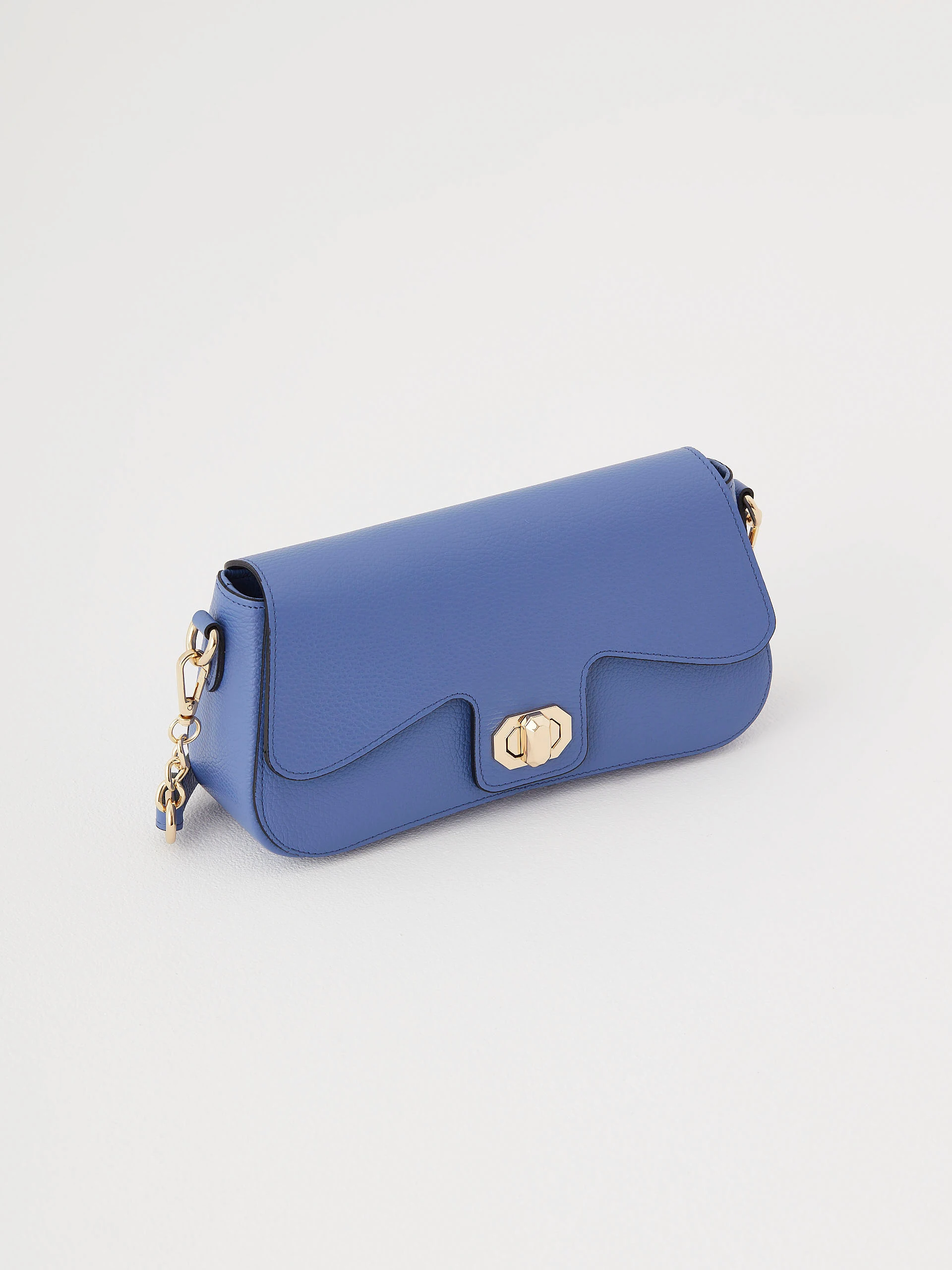 Small bag in cornflower color