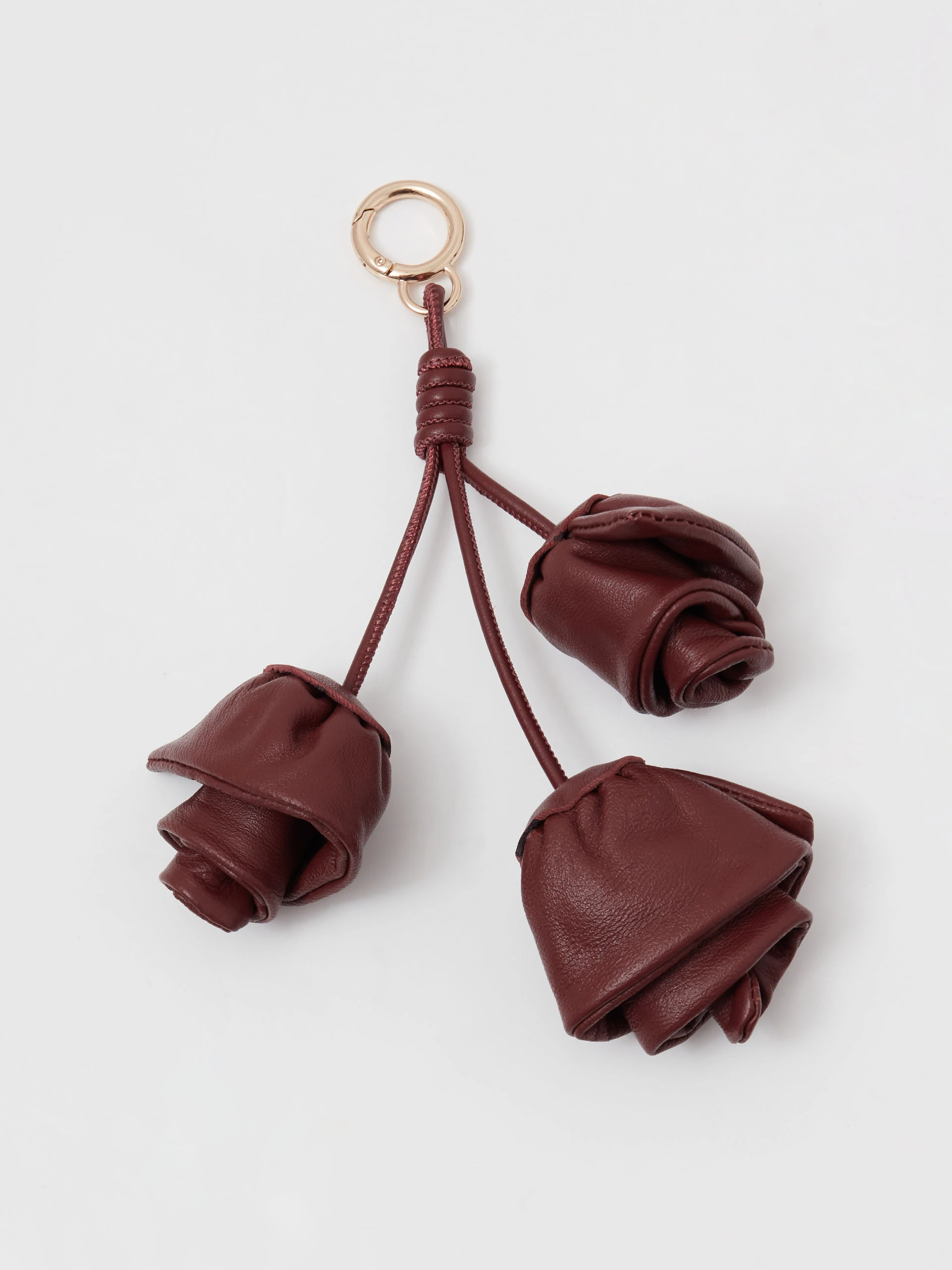 Leather keyring with burgundy roses