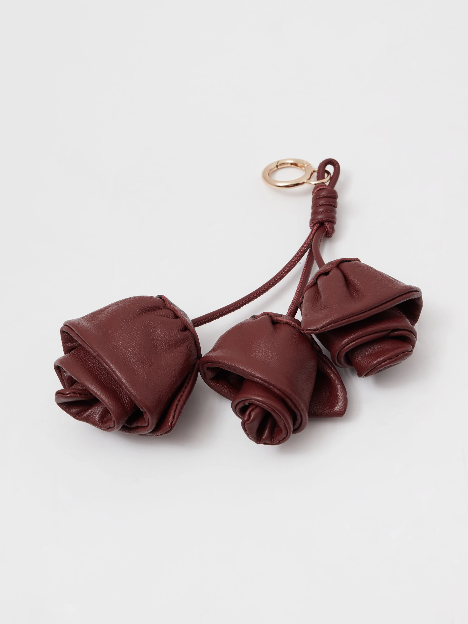 Leather keyring with burgundy roses