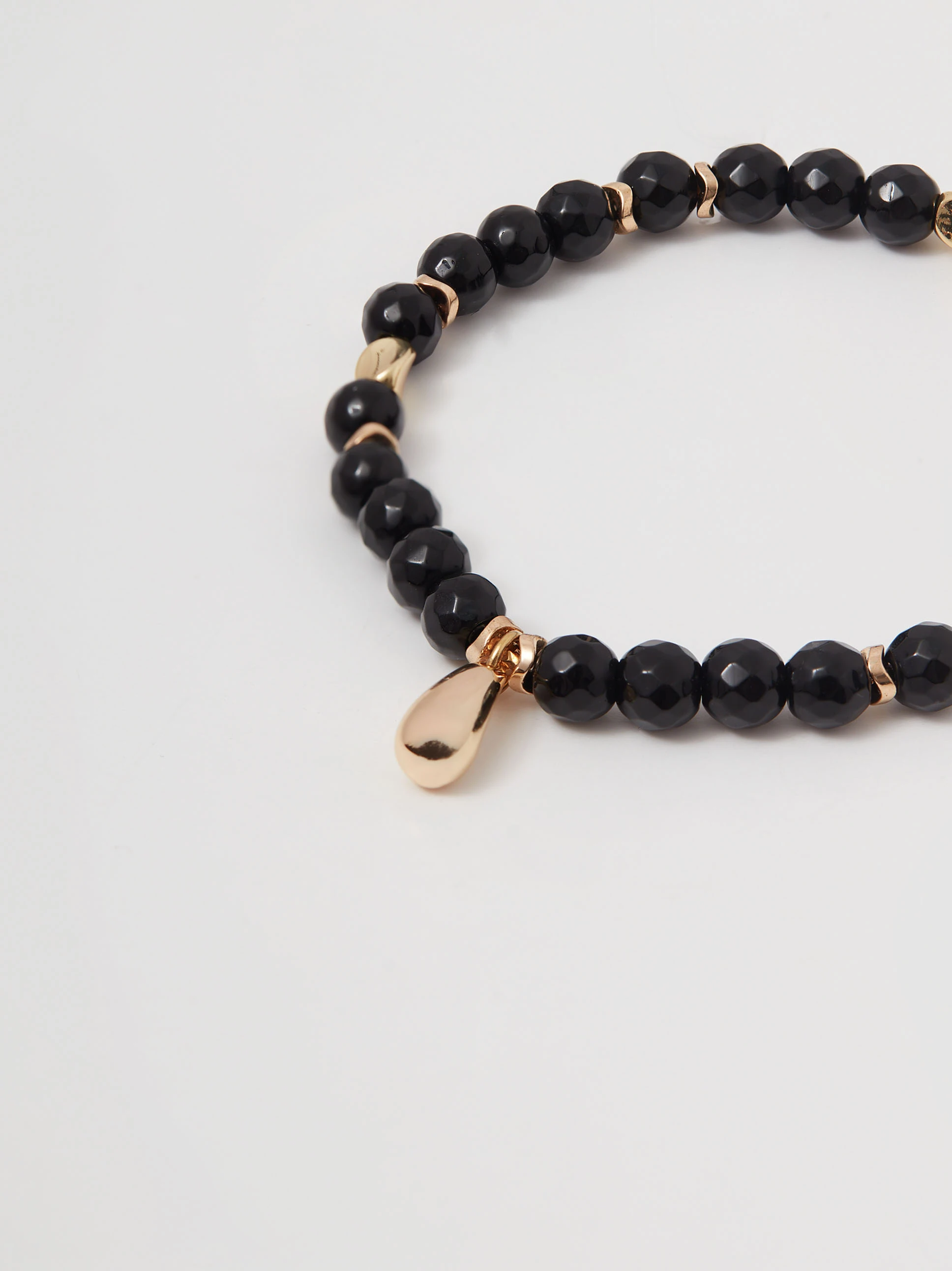 Gold-plated bracelet with onyx