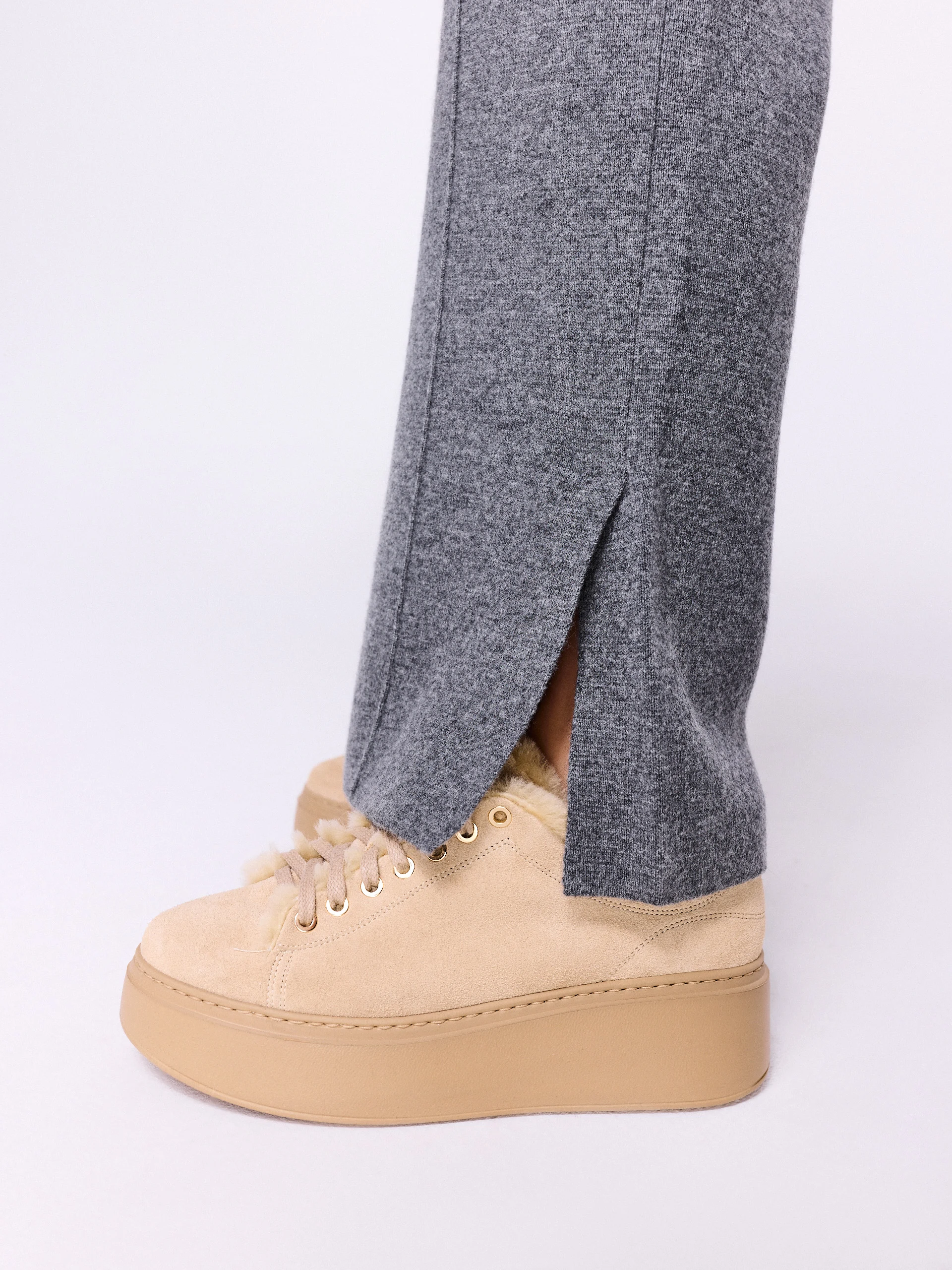 Caramel leather sneakers with sheepskin lining