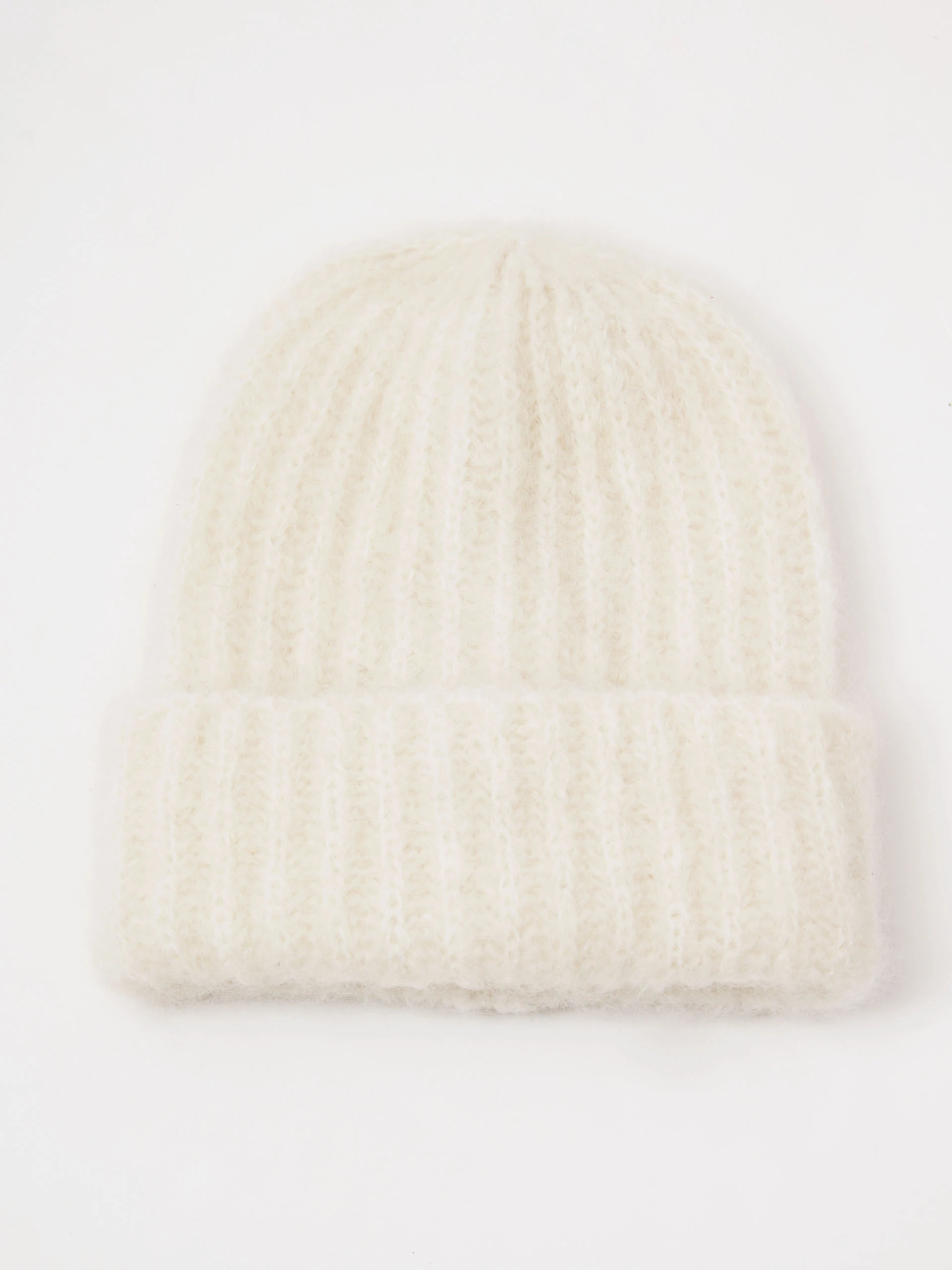 Beige hat with mohair