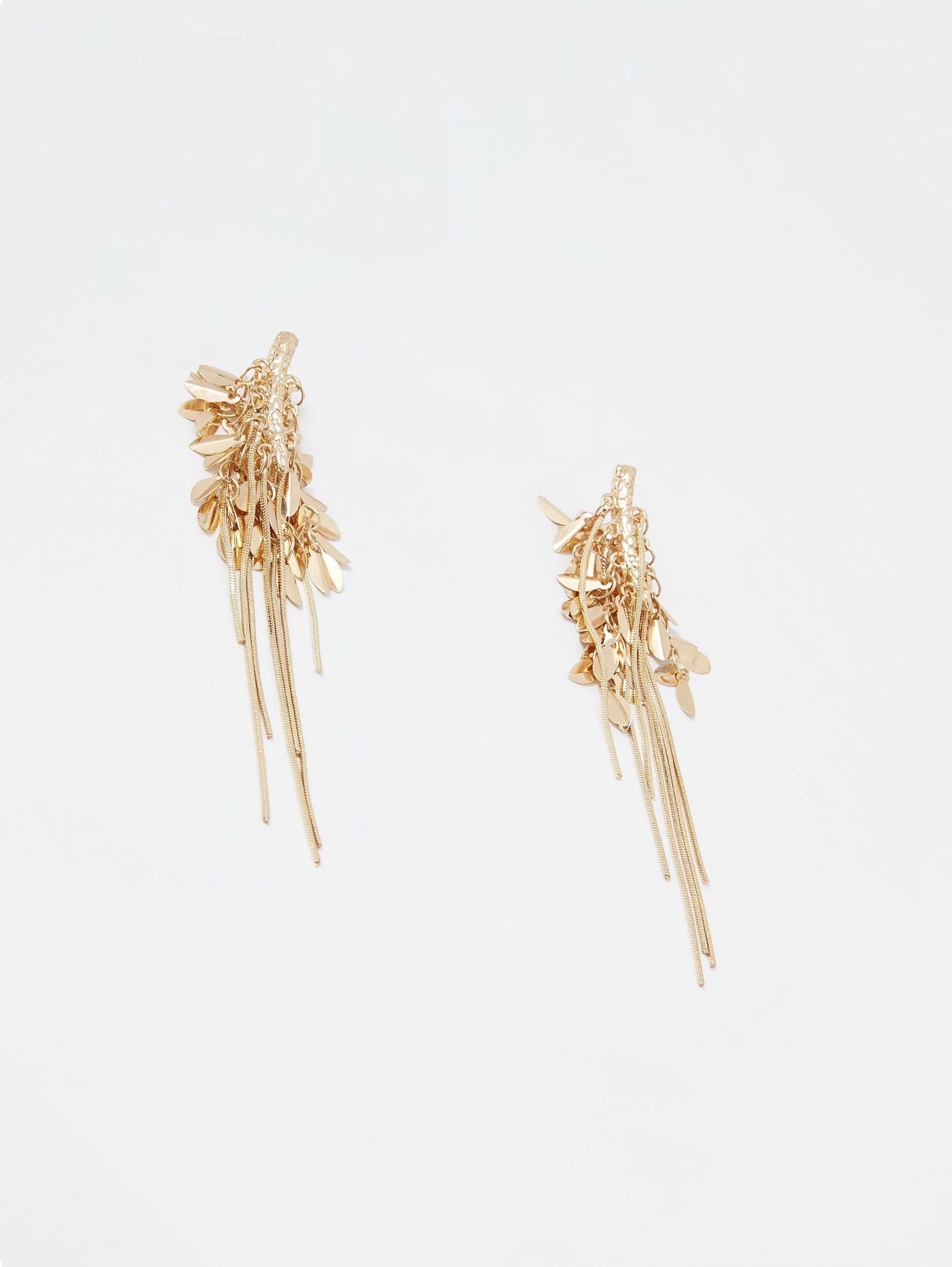Long gold-plated earrings with elongated elements