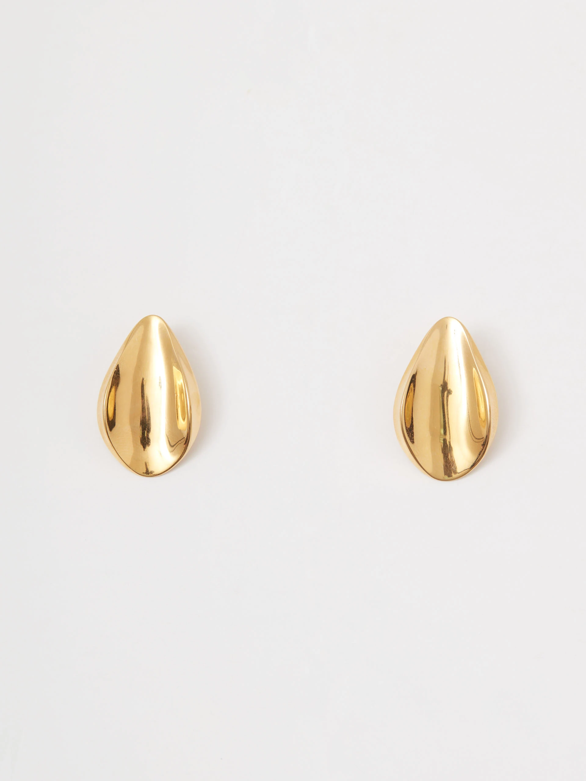 Gold-plated drop-shaped earrings