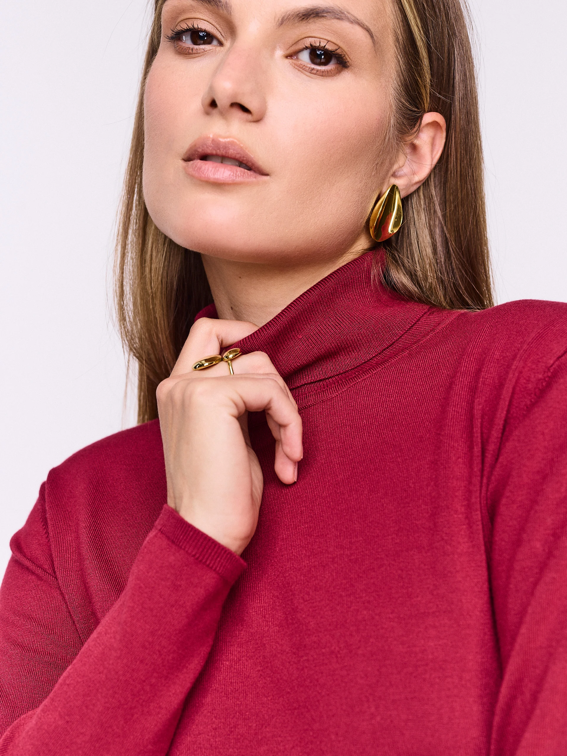 Gold-plated drop-shaped earrings