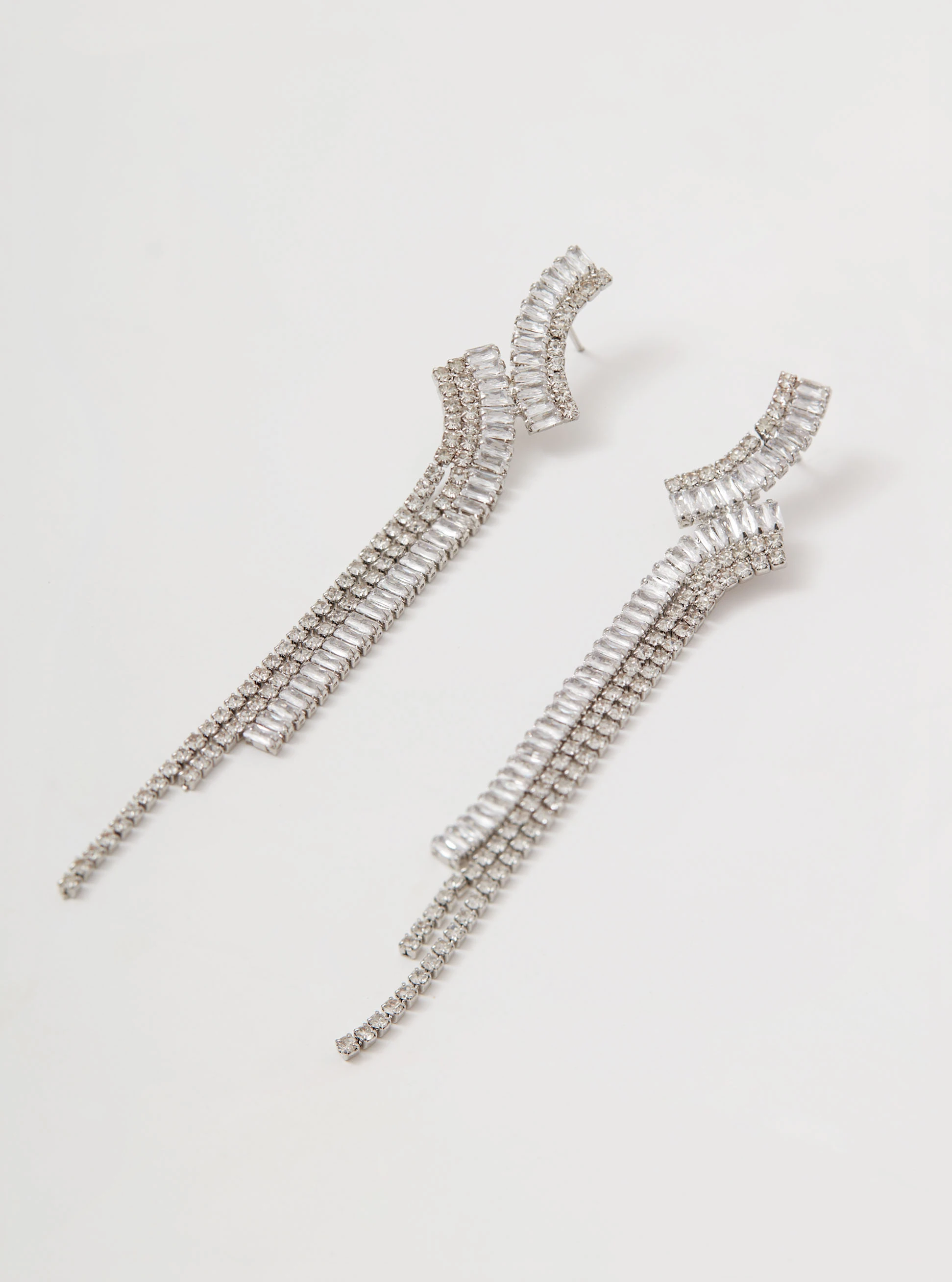 Long silver earrings with zirconia
