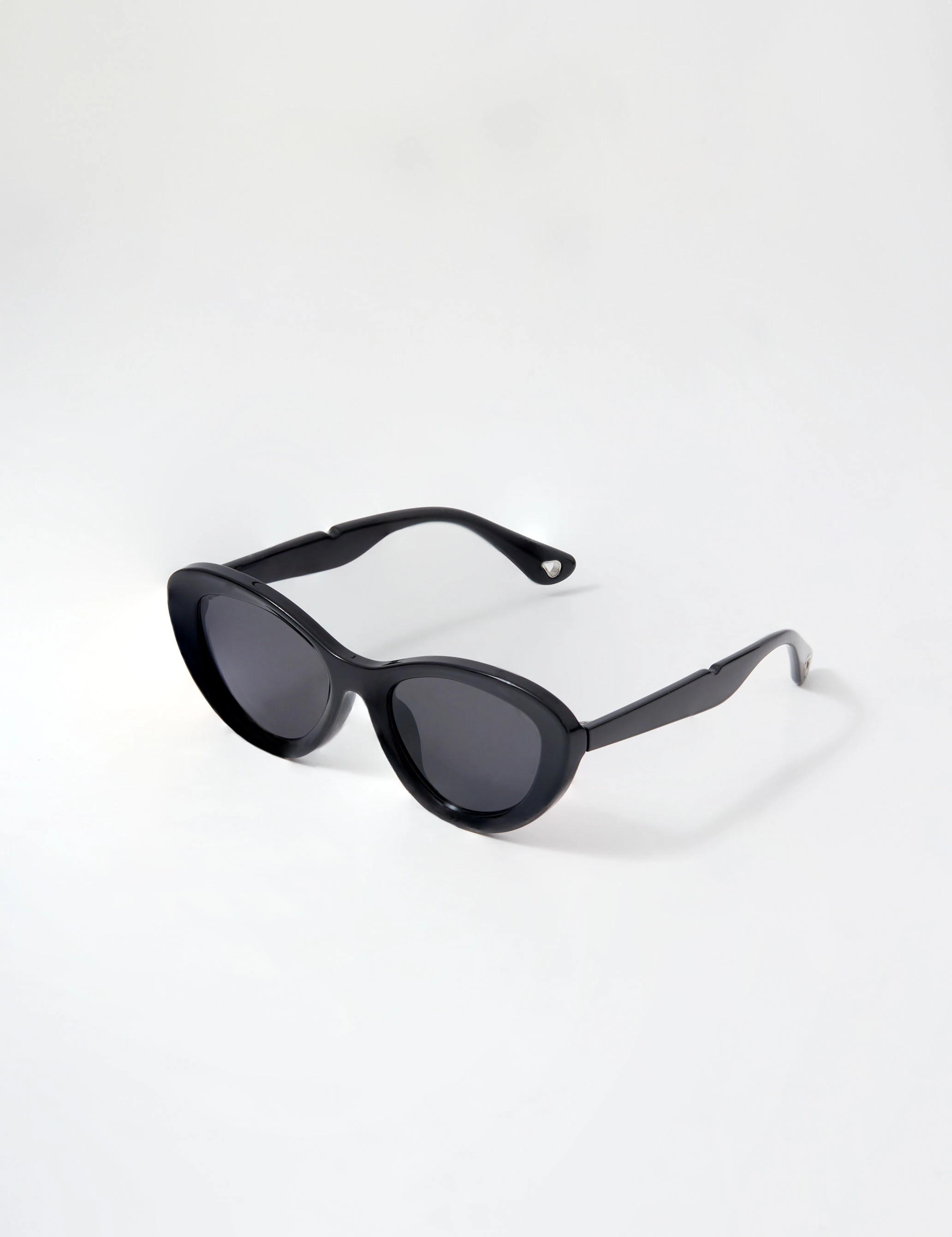 Black cat-eye sunglasses