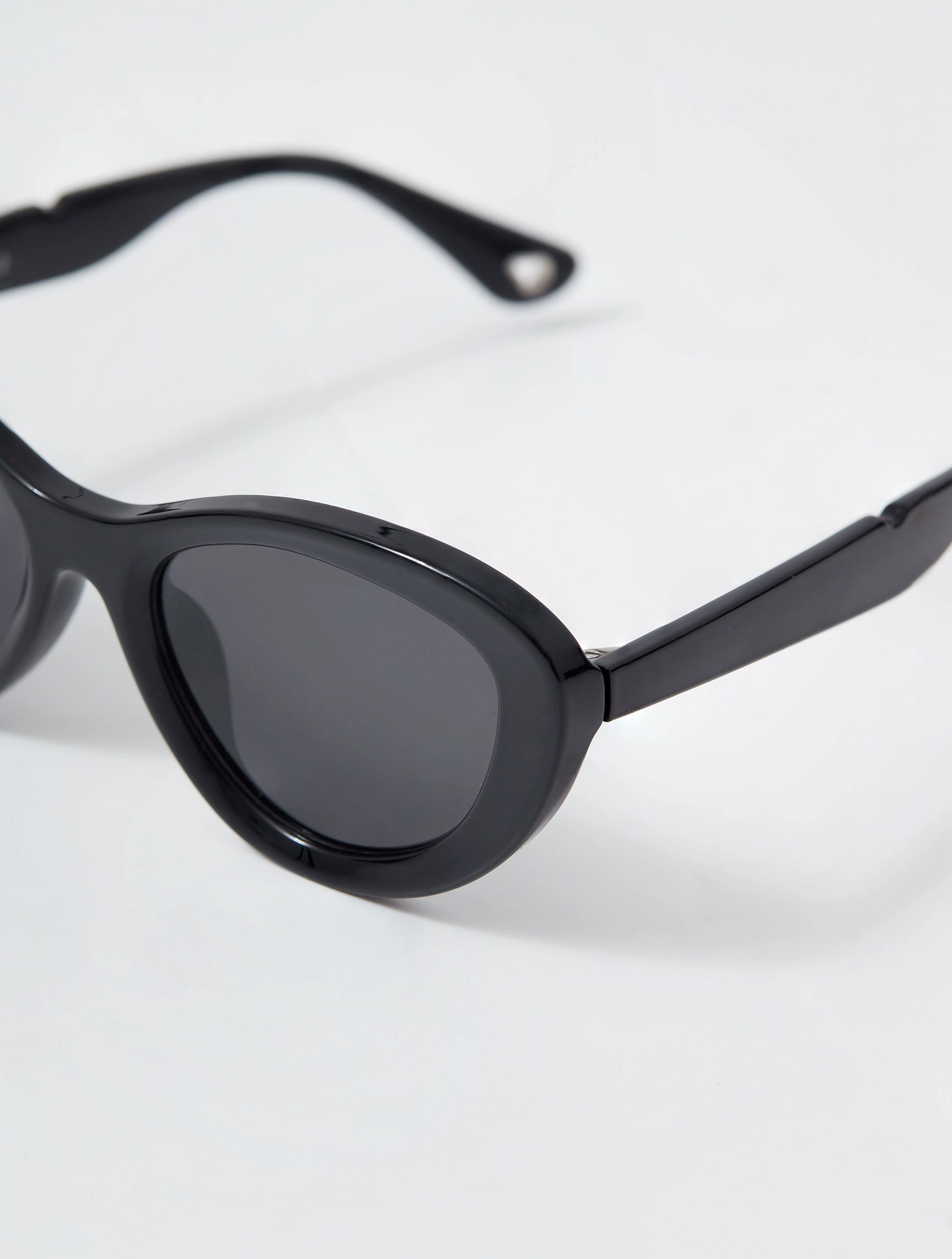 Black cat-eye sunglasses
