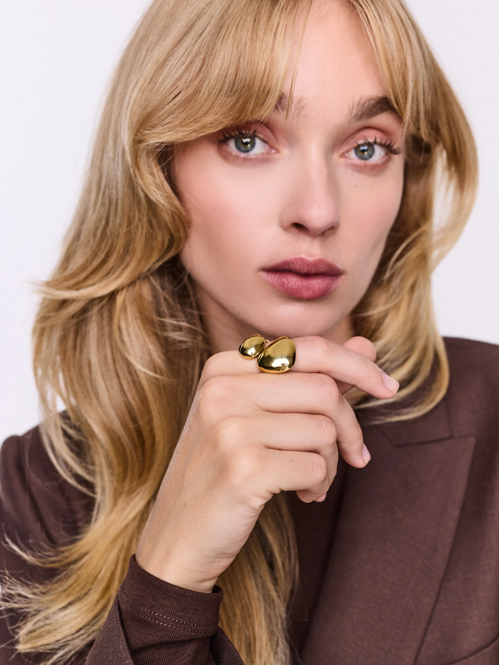 Gold-plated one-size ring with a drop motif