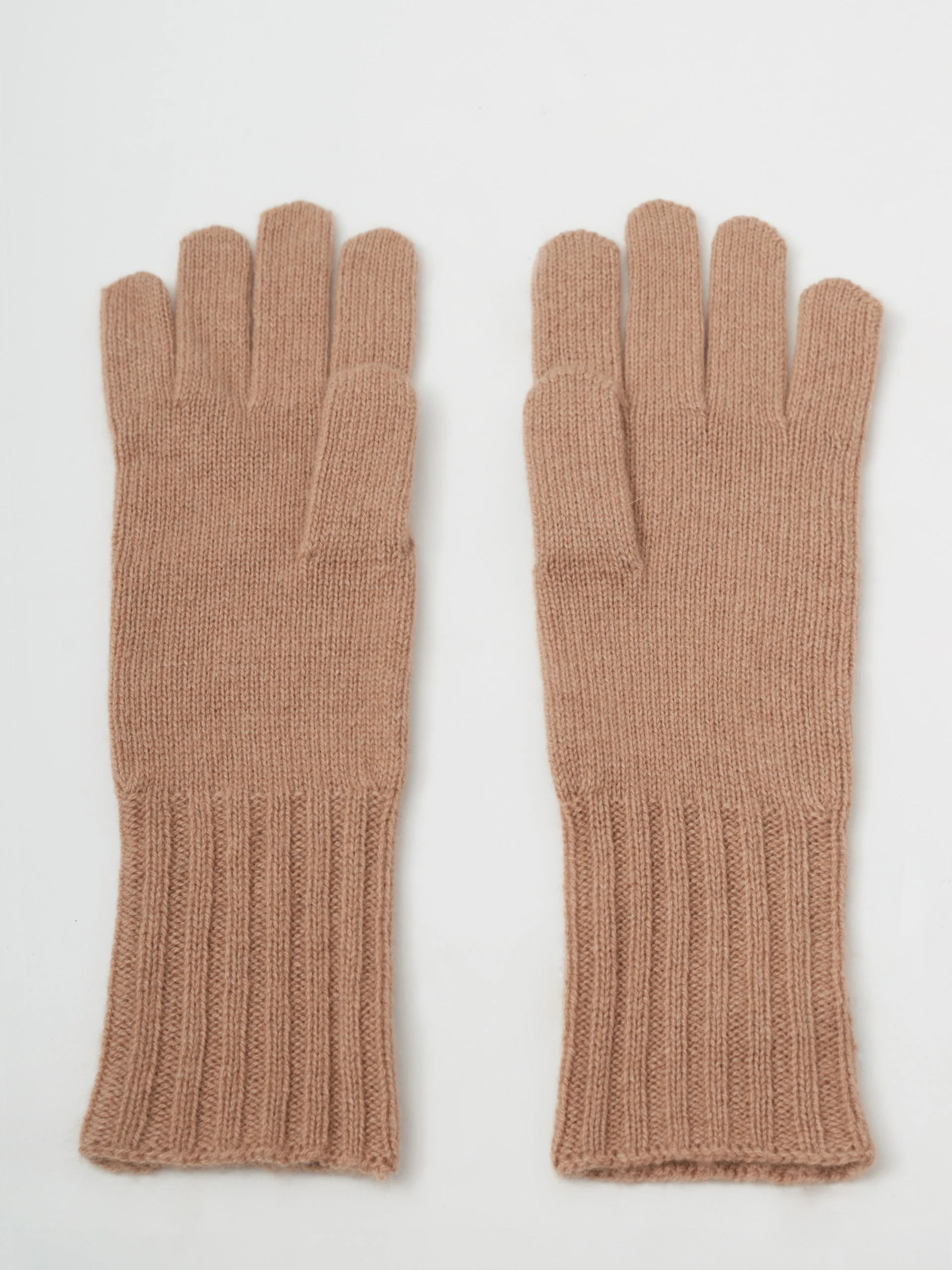 Carmel-colored cashmere gloves
