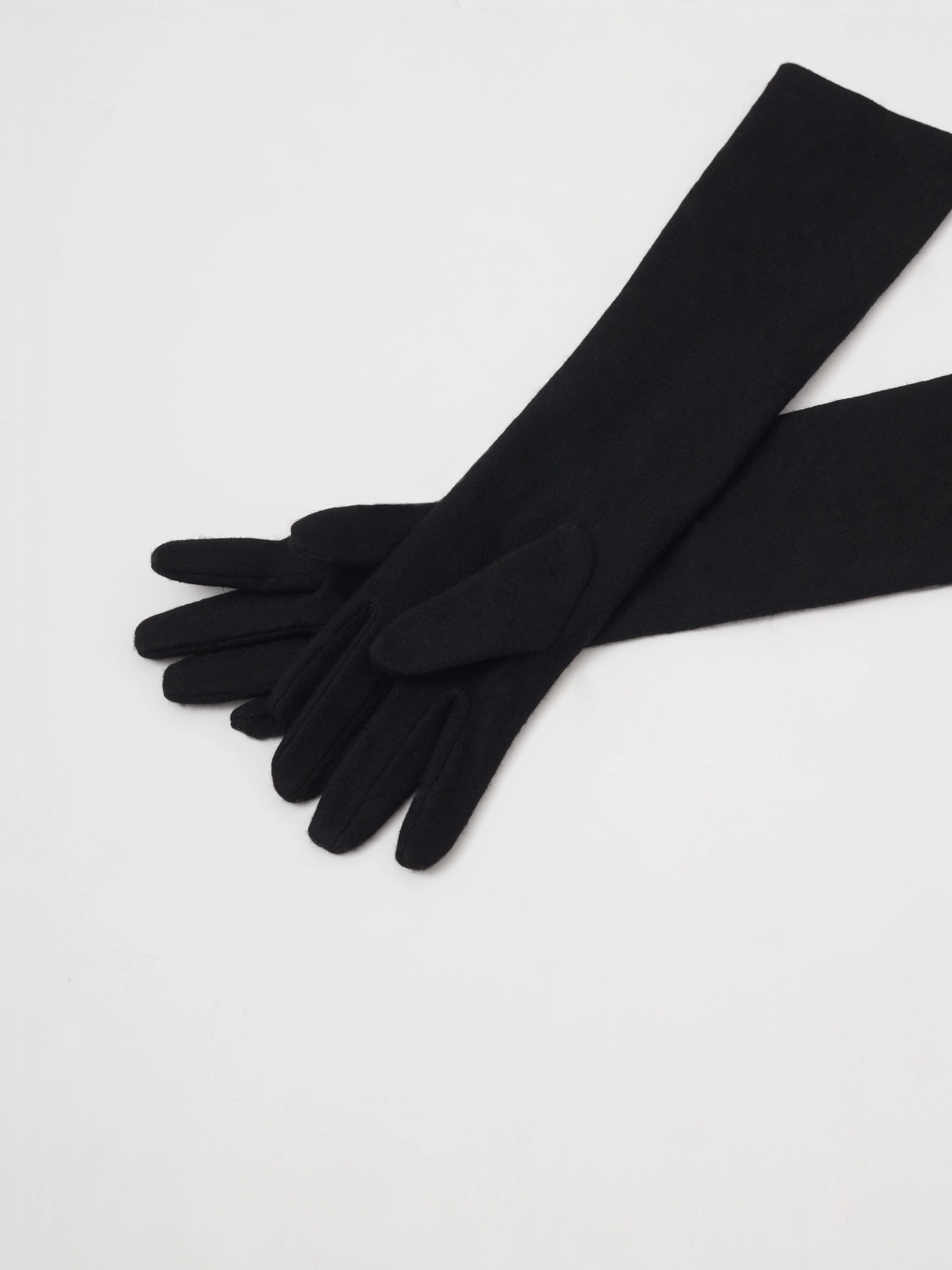 Long wool gloves in black