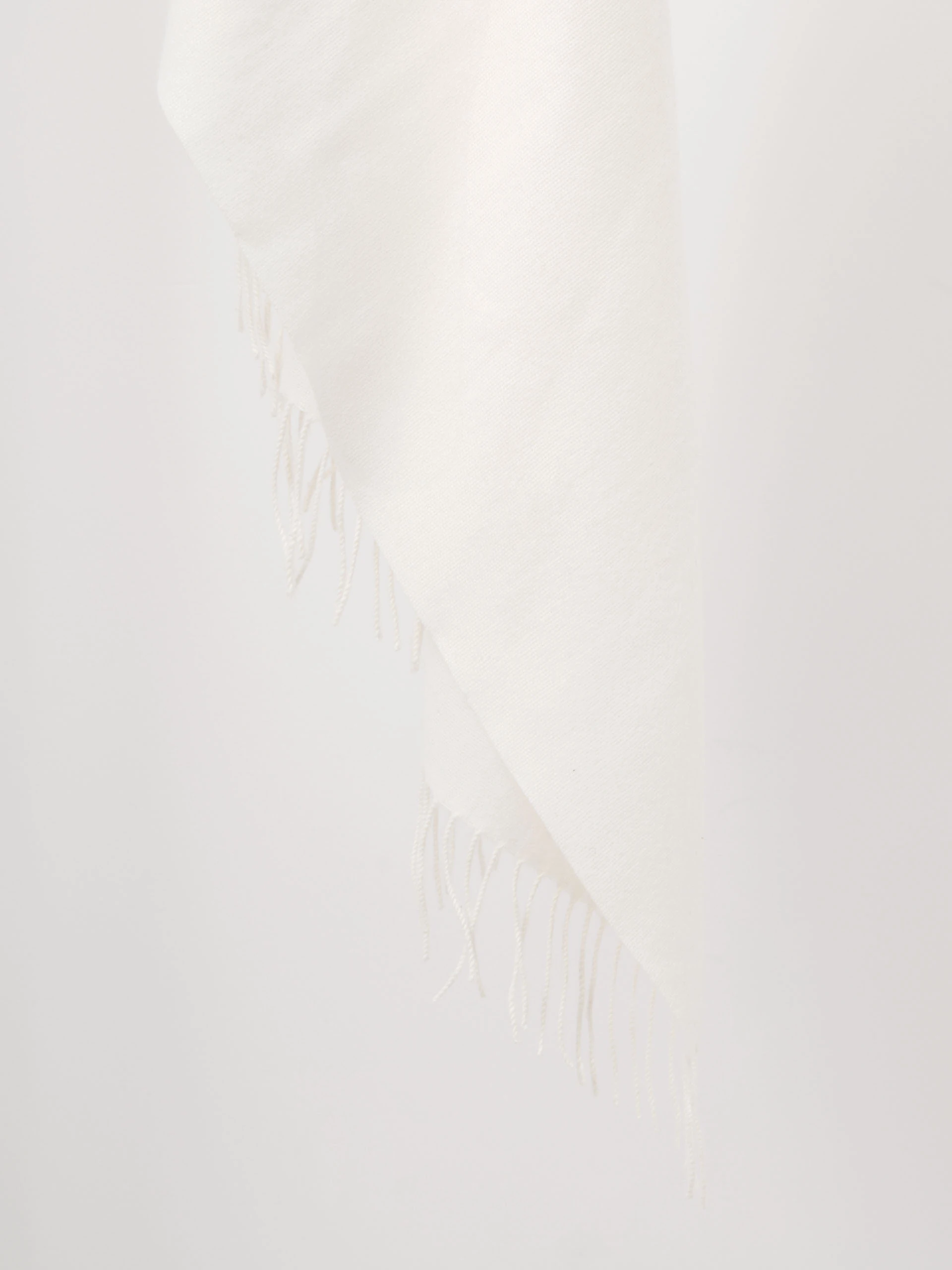 Creamy scarf with wool and cashmere fringe