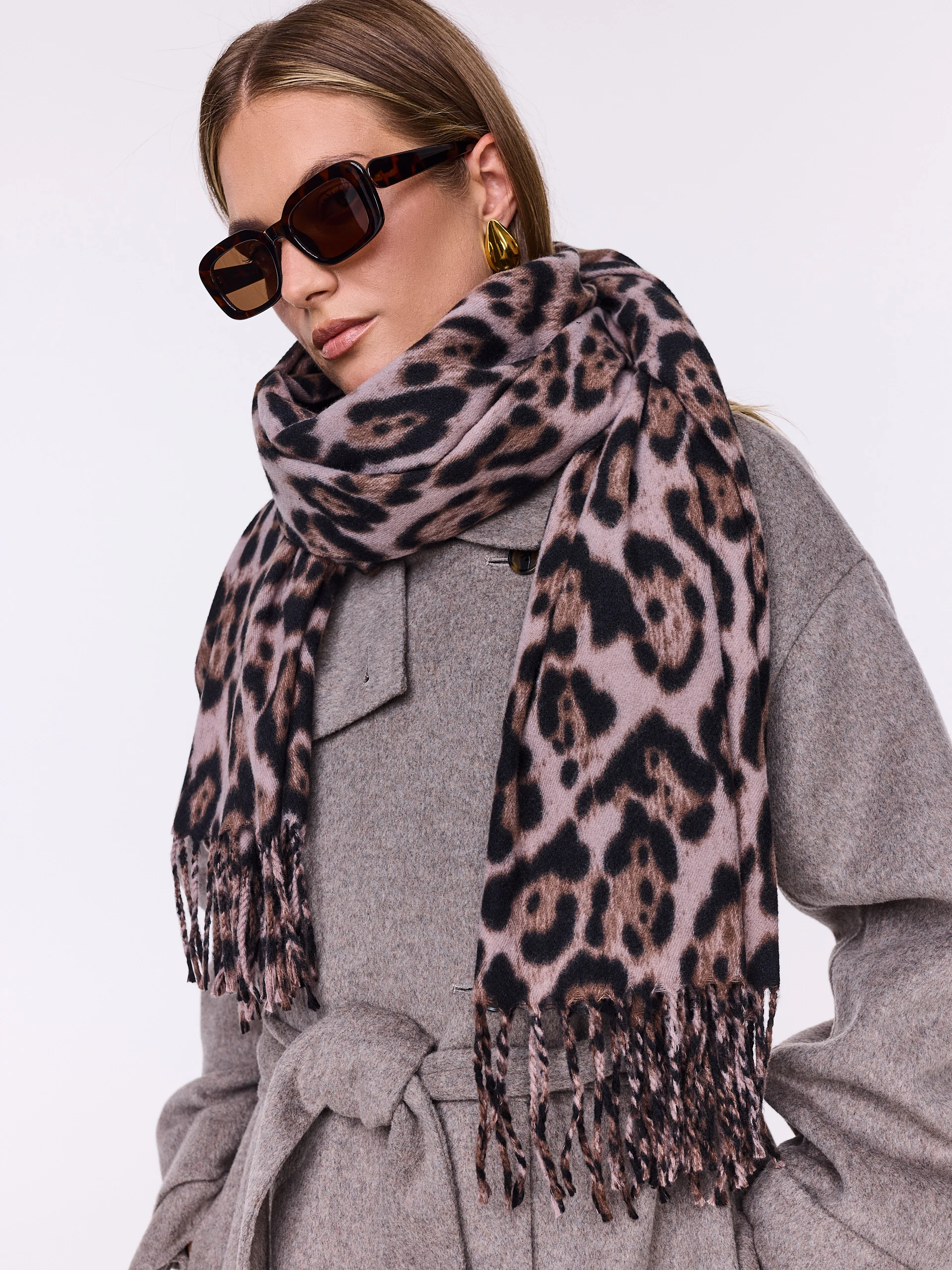 Animal print scarf with wool and cashmere