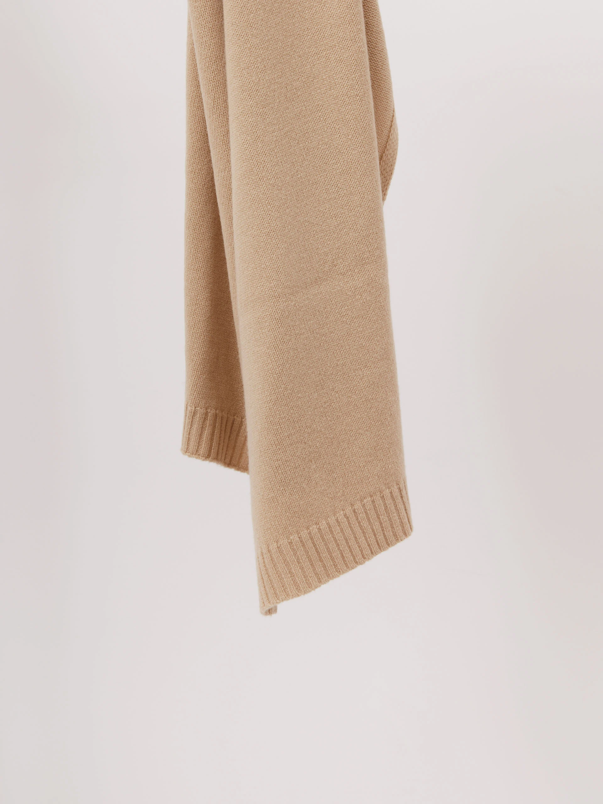 Large caramel wool scarf