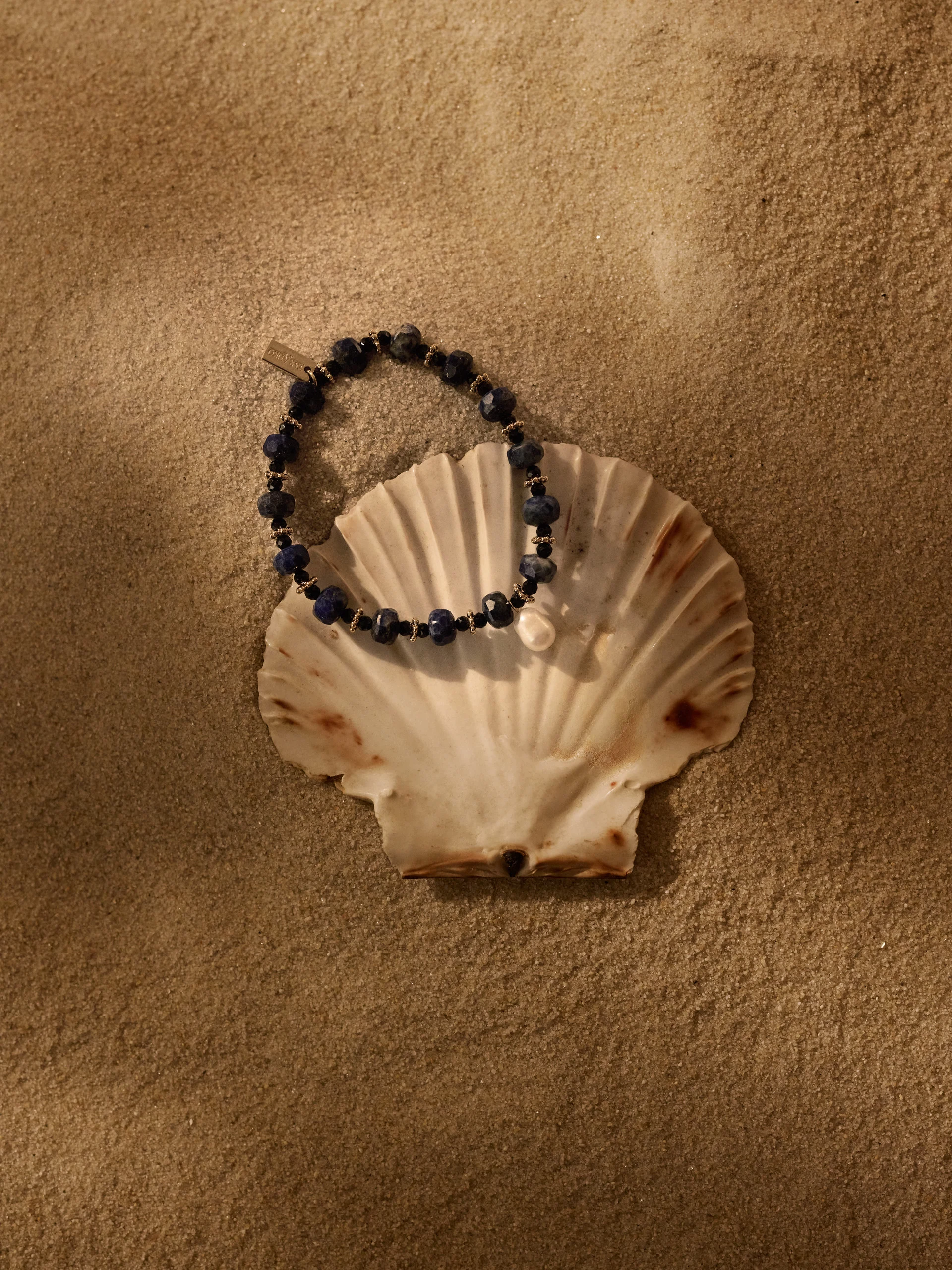 Bransoletka z koralikami lapis lazuli i perłami