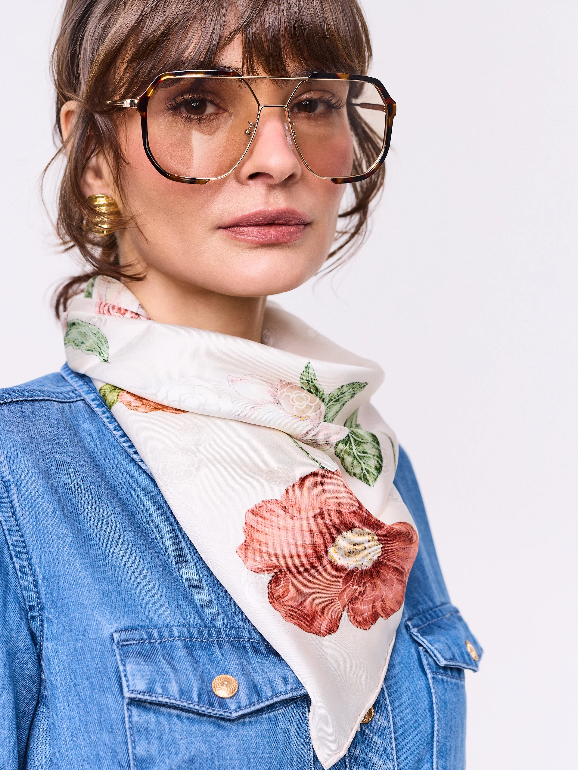 Silk reversible scarf with floral pattern