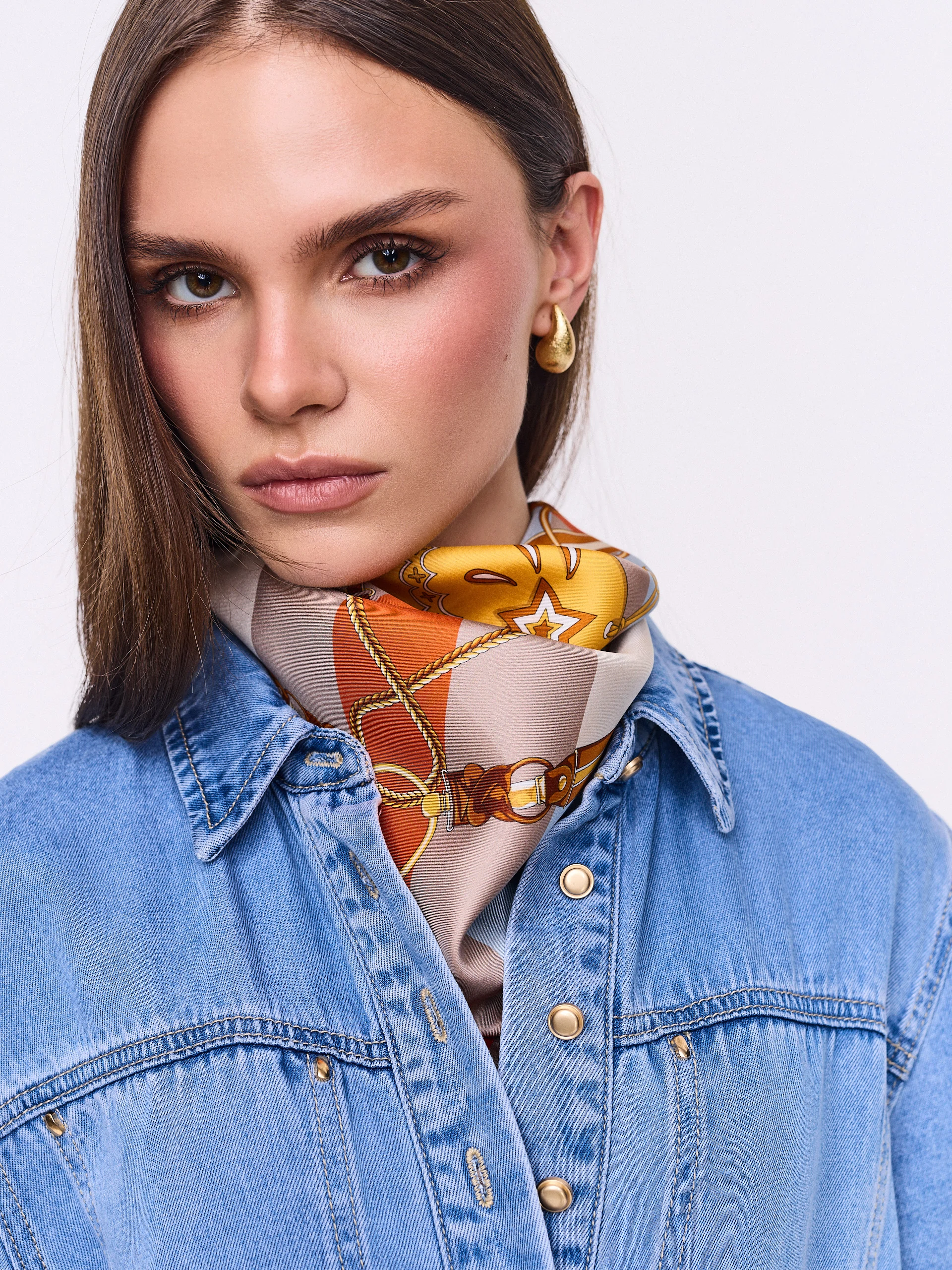 Double-sided silk scarf with hand-stitched edges