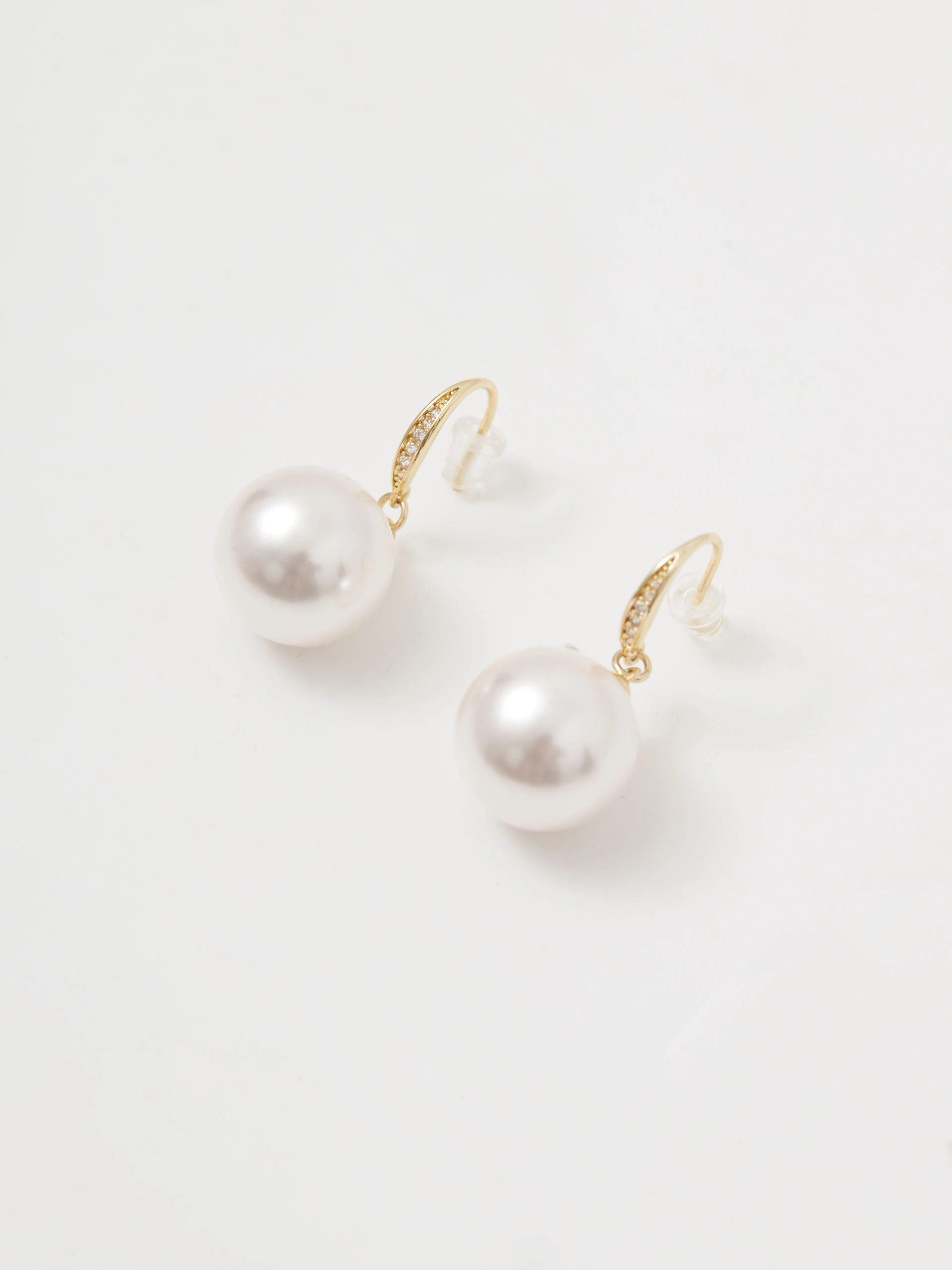Gold-plated earrings with pearls