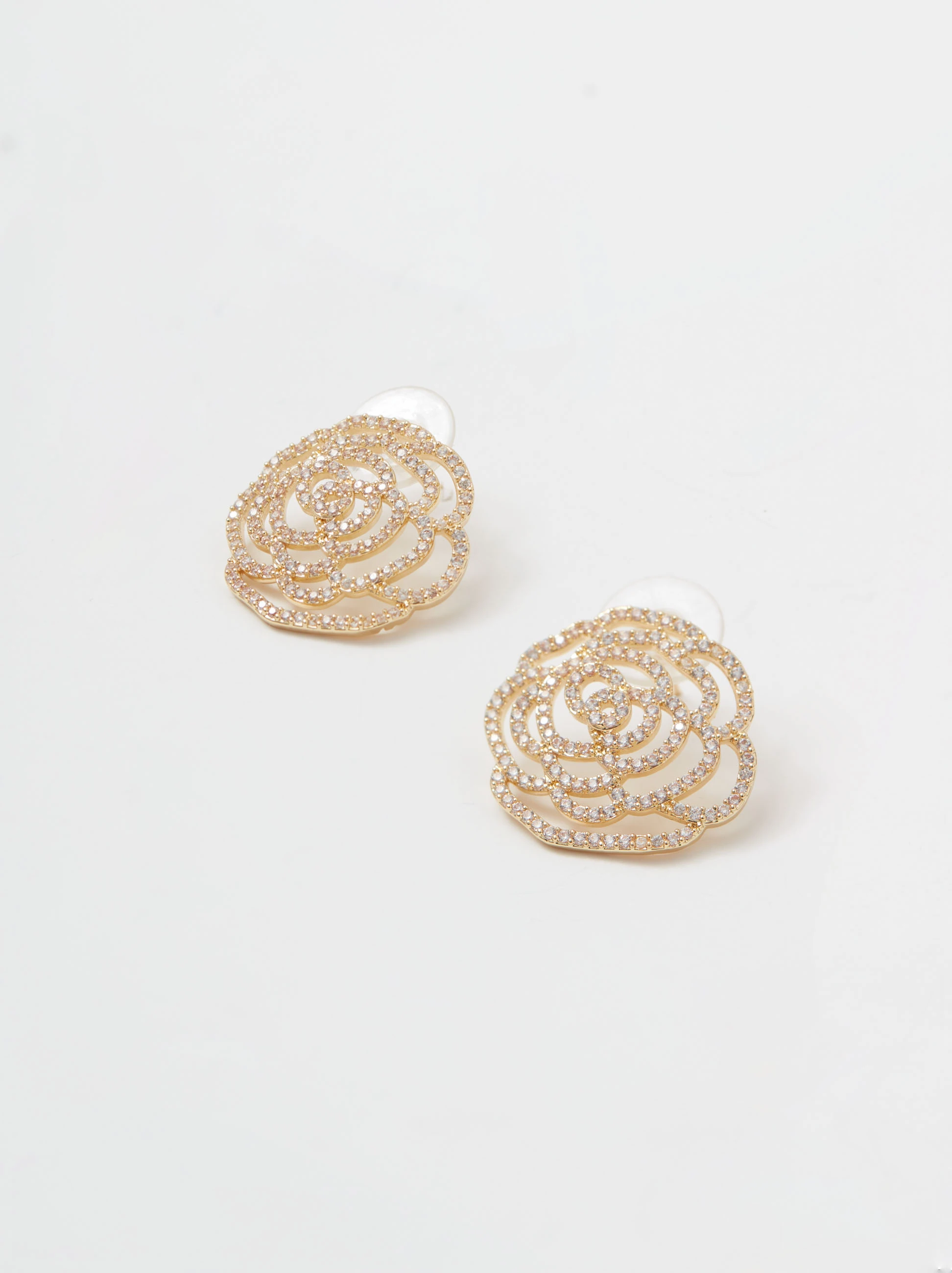 Rose-shaped earrings with zirconia stones