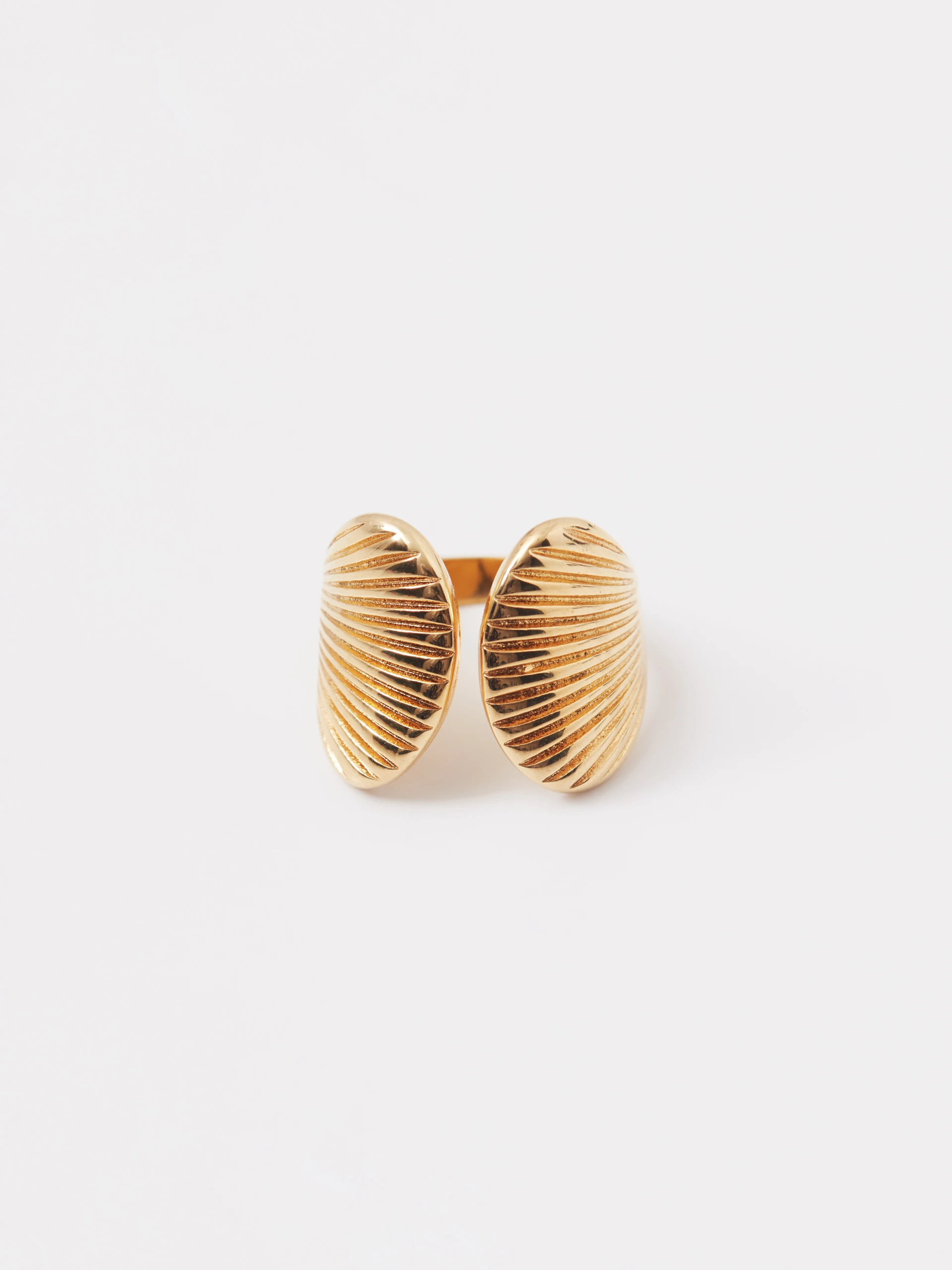 Gold-plated shell-shaped ring
