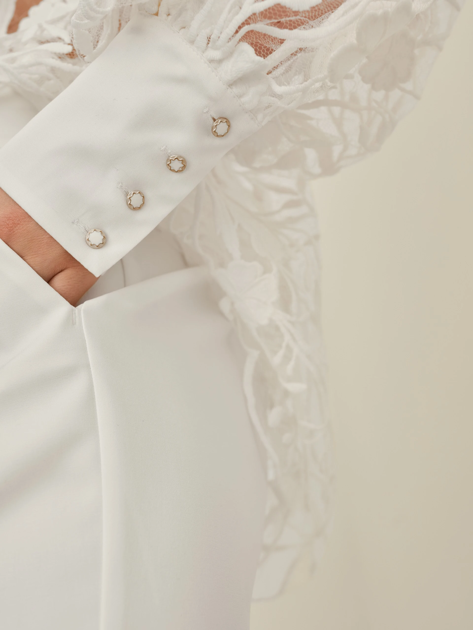 WHITE WIDE-LEG PANTS