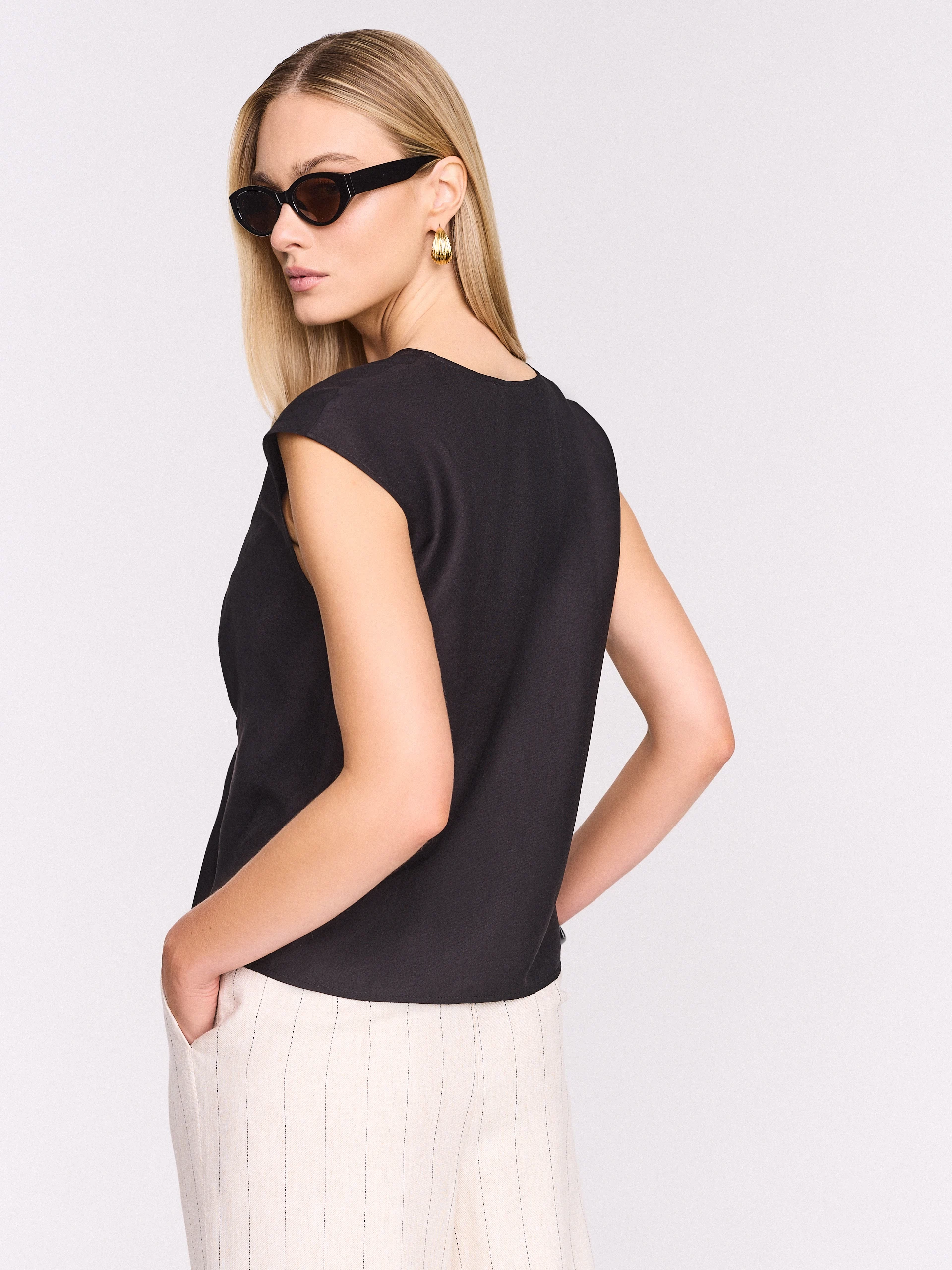 Black blouse with a tie