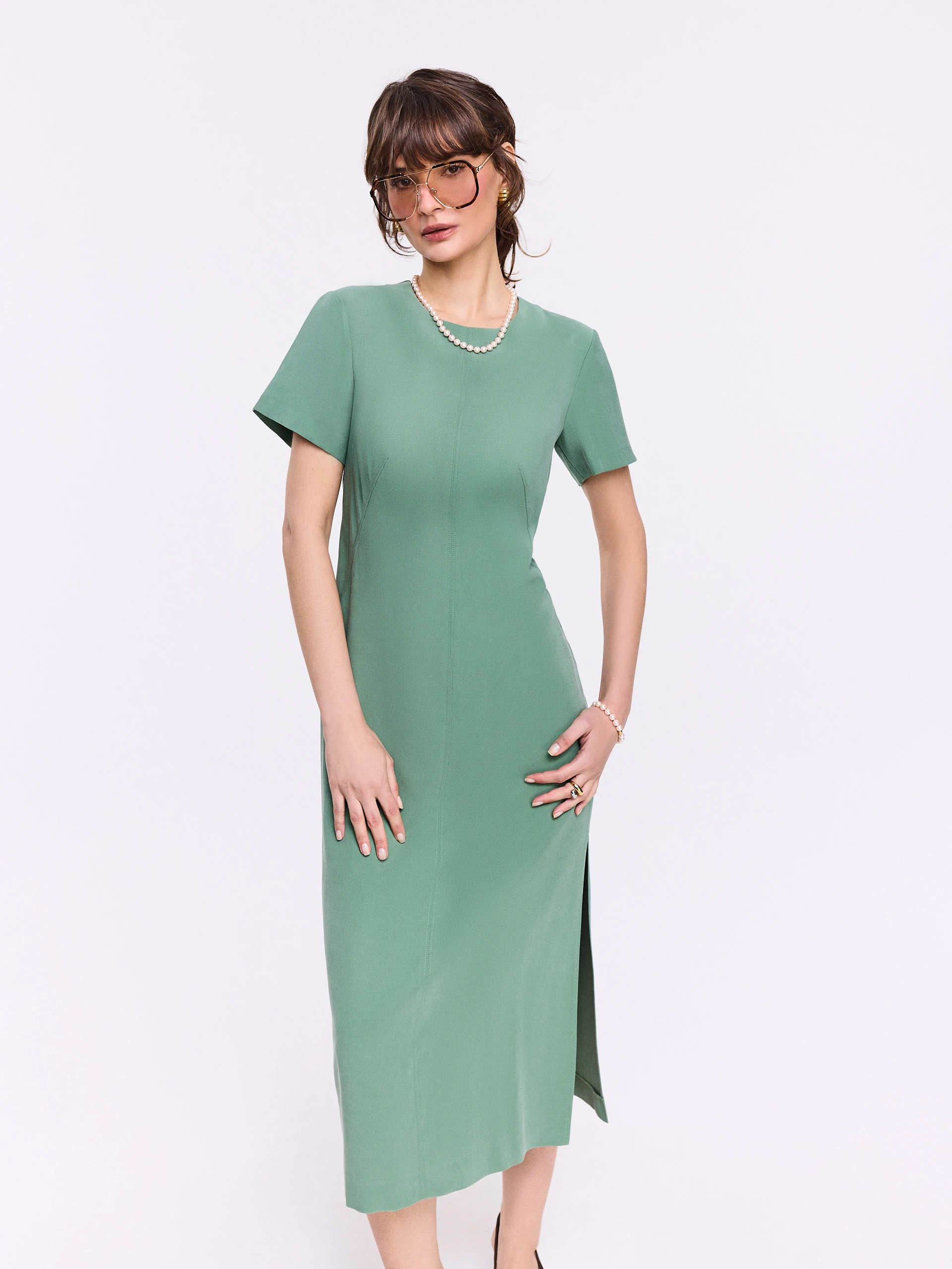Pistachio-colored viscose dress