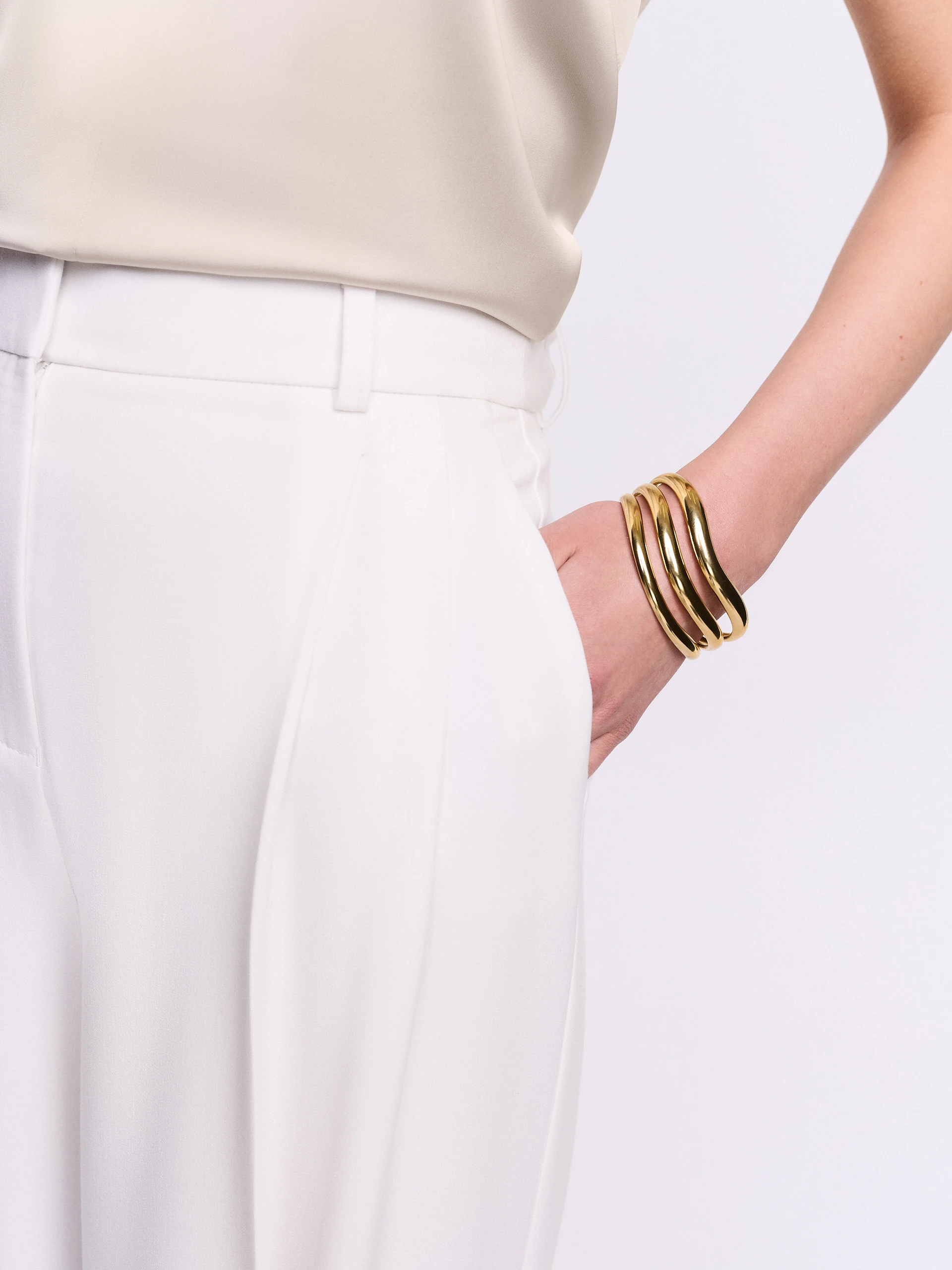 Elegant white pants
